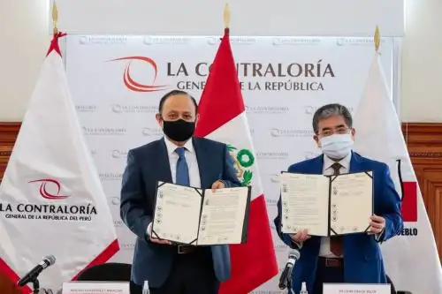 La Defensoría del Pueblo y la Contraloría General de República firmaron hoy un convenio interinstitucional Foto: Defensoría del Pueblo