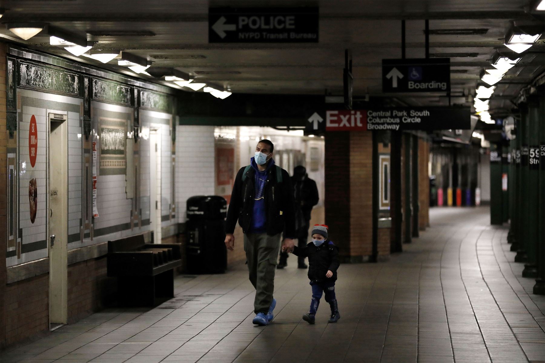 Usuarios del Metro de Nueva York, en una fotografía de archivo. Foto: EFE