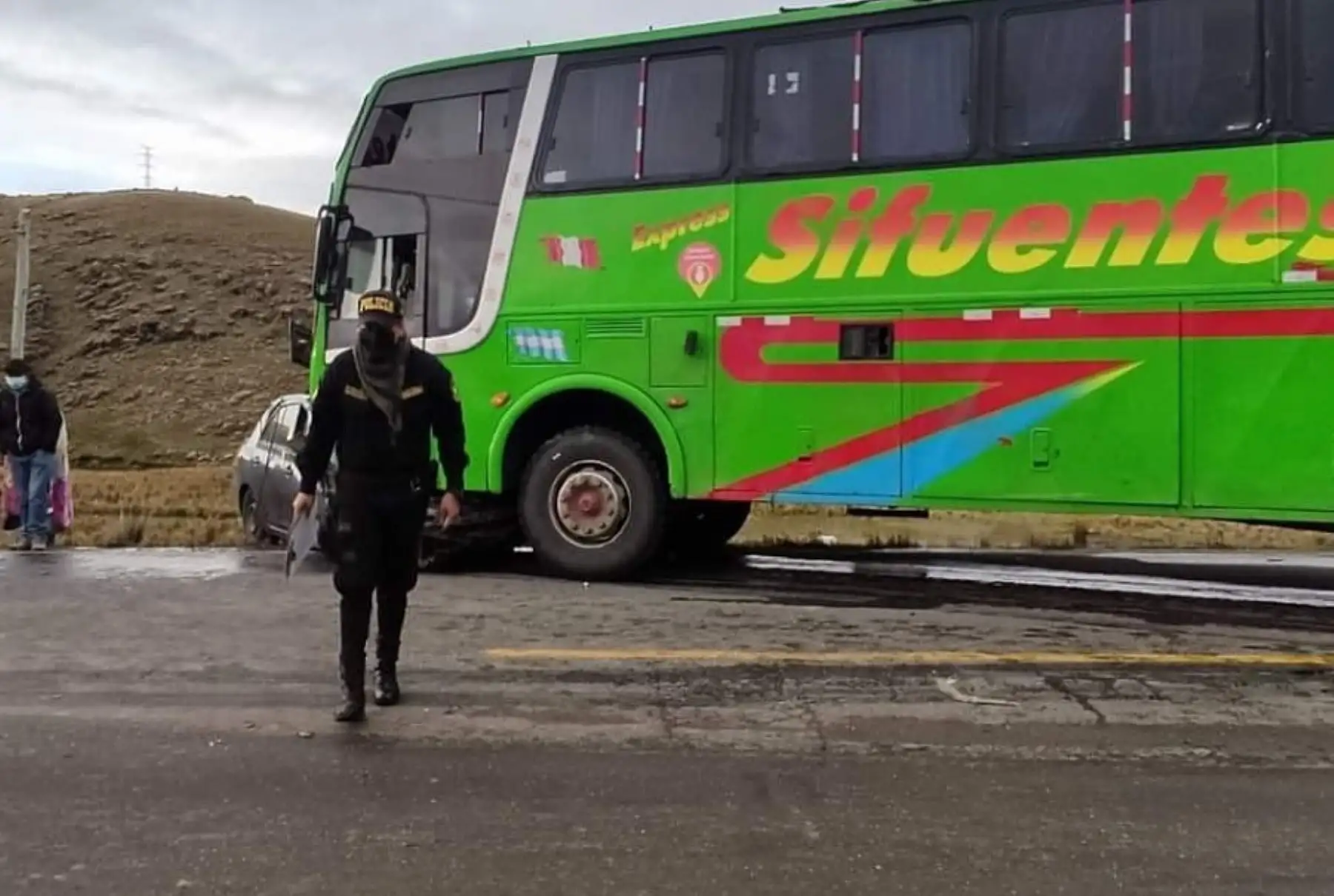 Dos personas han muerto esta mañana, producto de un violento accidente de tránsito en la vía Cátac-Huaraz, sierra de la región Áncash; informó la Policía Nacional.