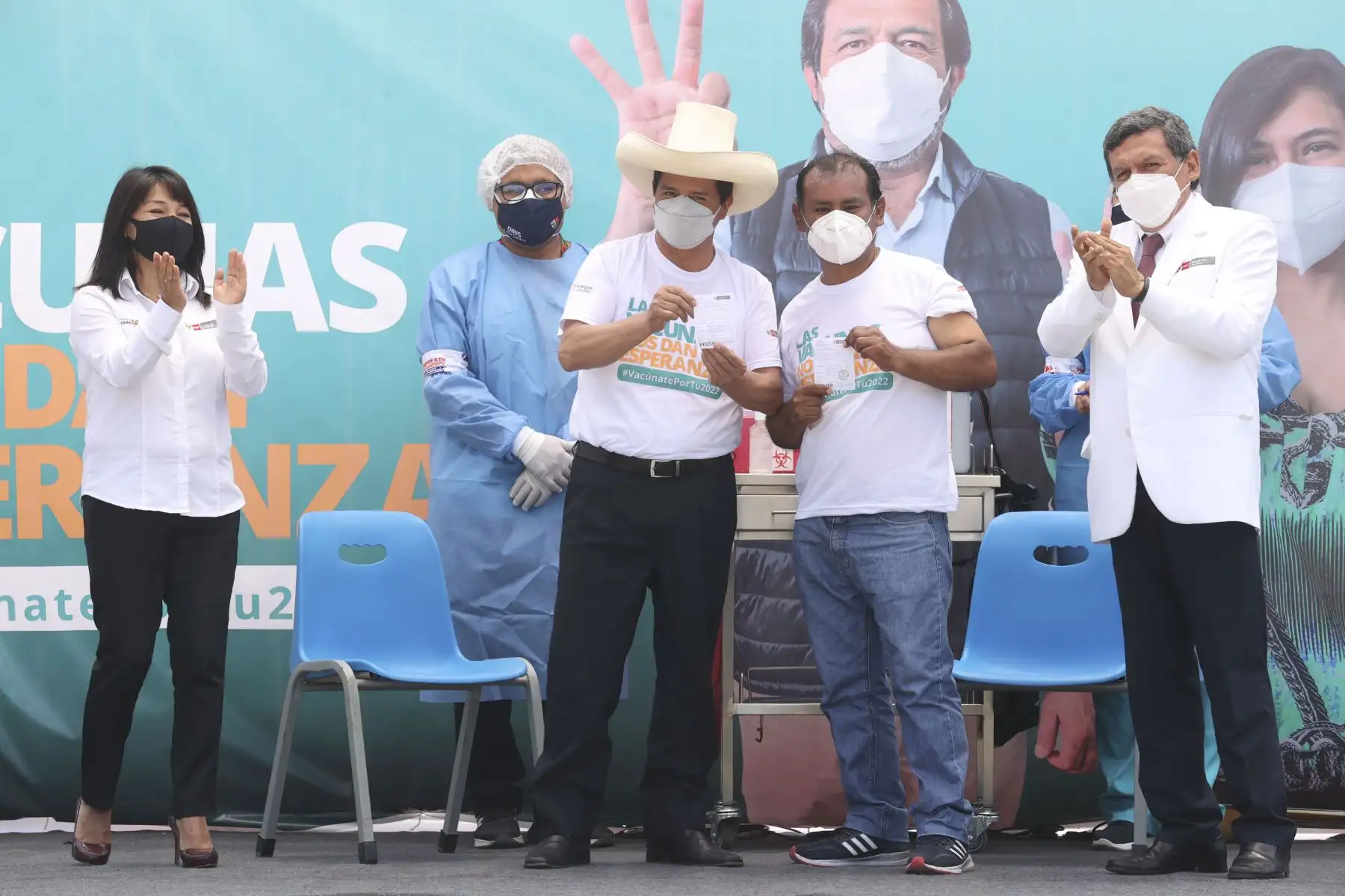 El presidente Pedro Castillo recibió la vacuna de refuerzo, la tercera dosis, contra la covid-19. Foto: ANDINA/Vidal Tarqui
