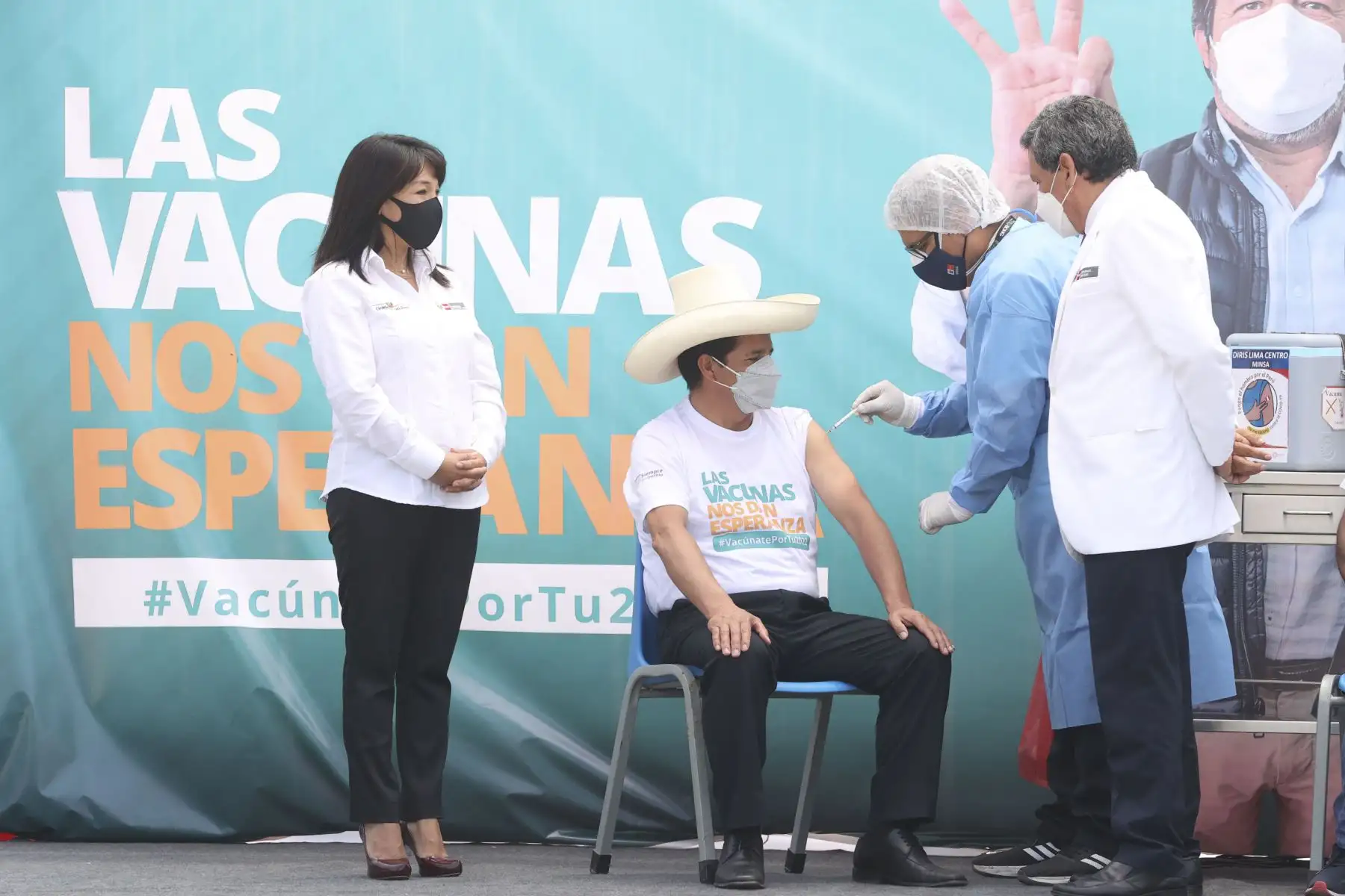 El presidente Pedro Castillo recibió la vacuna de refuerzo, la tercera dosis, contra la covid-19. Foto: ANDINA/Vidal Tarqui