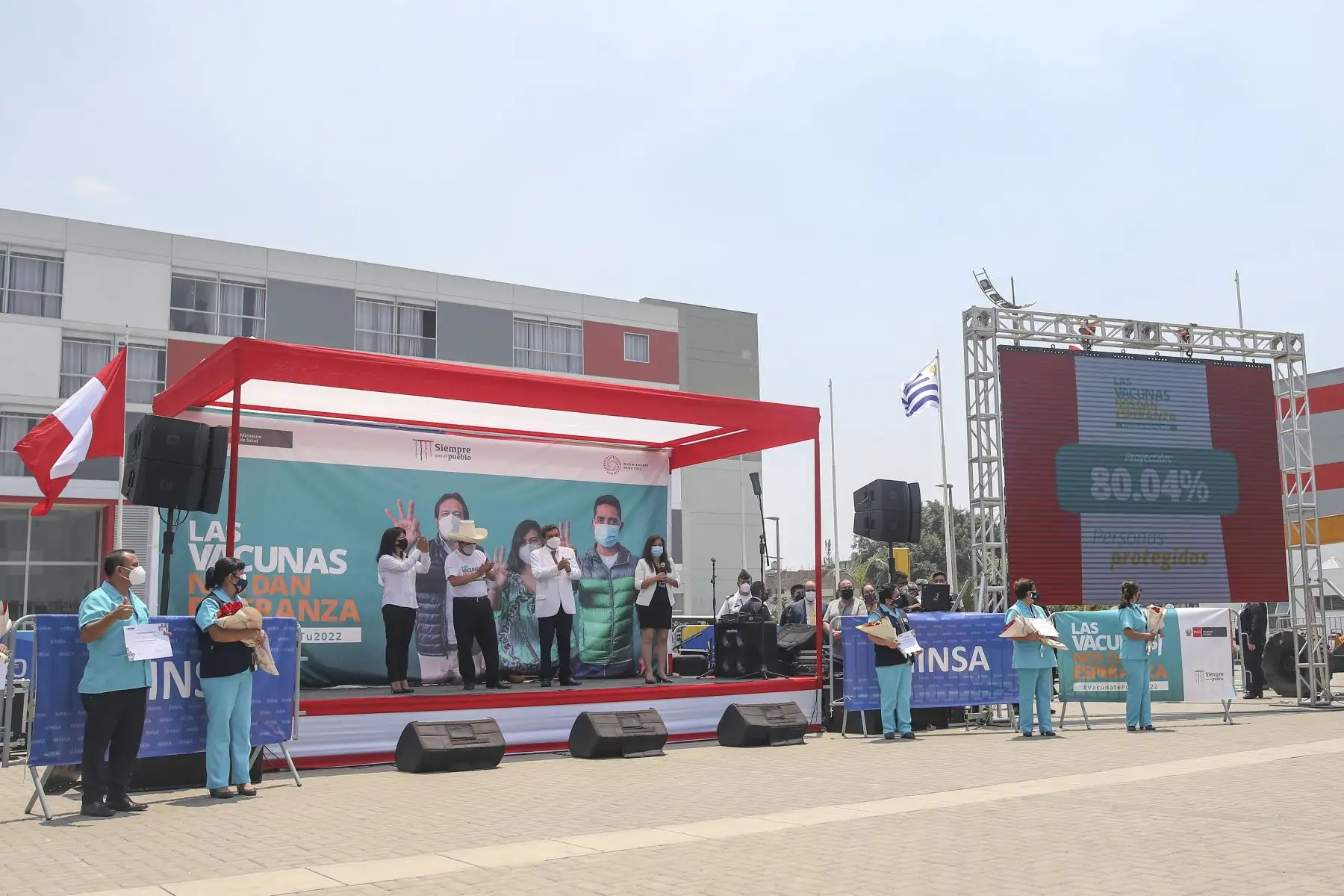 Presidente de la República, Pedro Castillo reconoció a integrantes del equipo de inoculación por su labor en las campañas de vacunación contra la  Covid 19. Foto: ANDINA/Presidencia Perú