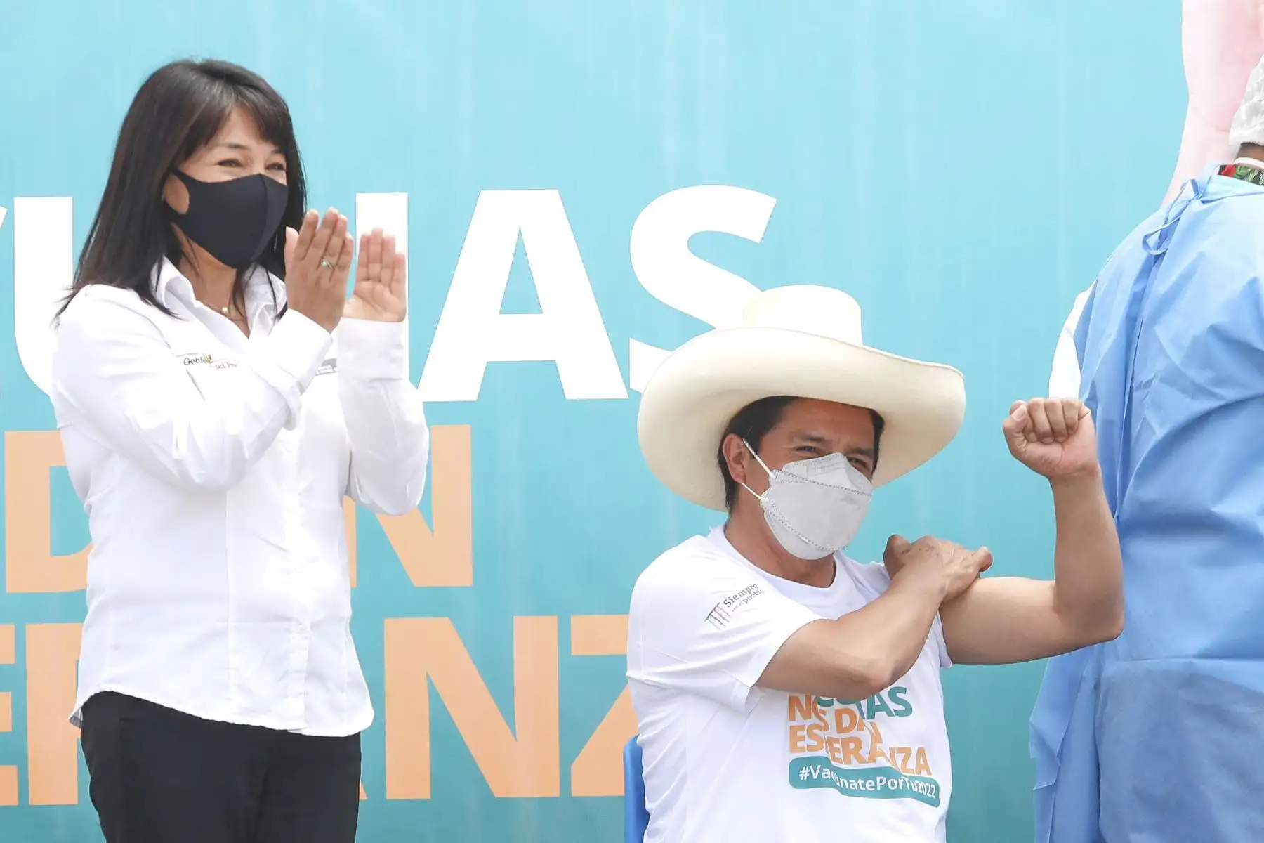 El presidente Pedro Castillo recibió la vacuna de refuerzo, la tercera dosis, contra la covid-19. Foto: ANDINA/Vidal Tarqui