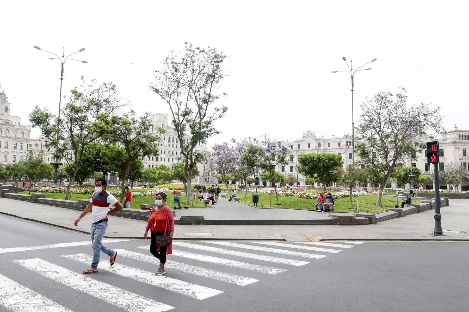 Así la Plaza San Martín durante el primer día del Año 2022. Foto: ANDINA/Vidal Tarqui