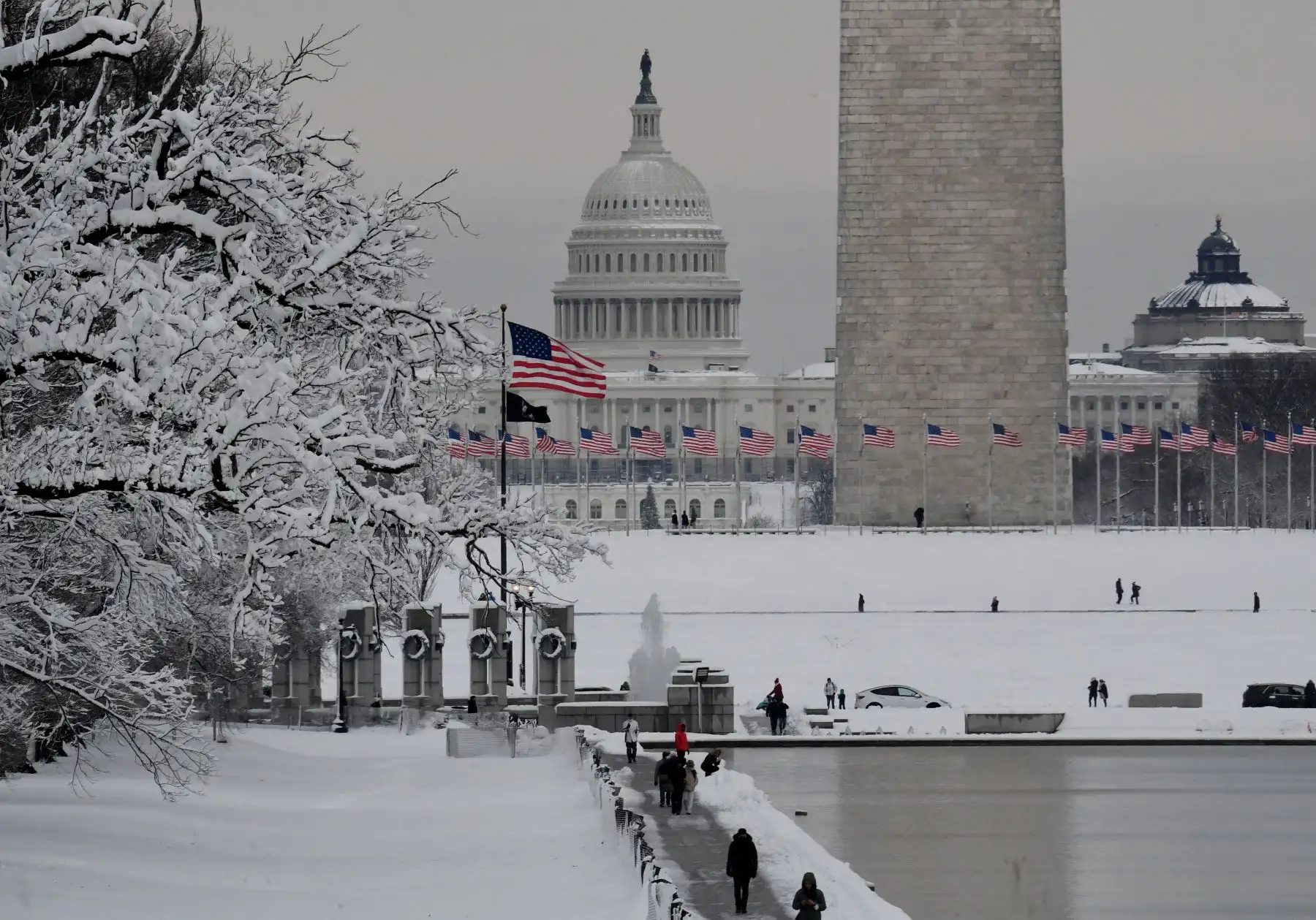 El propio presidente Joe Biden sufrió las consecuencias de la tormenta a su regreso a la capital después de unos días de vacaciones en Delaware. Foto: AFP