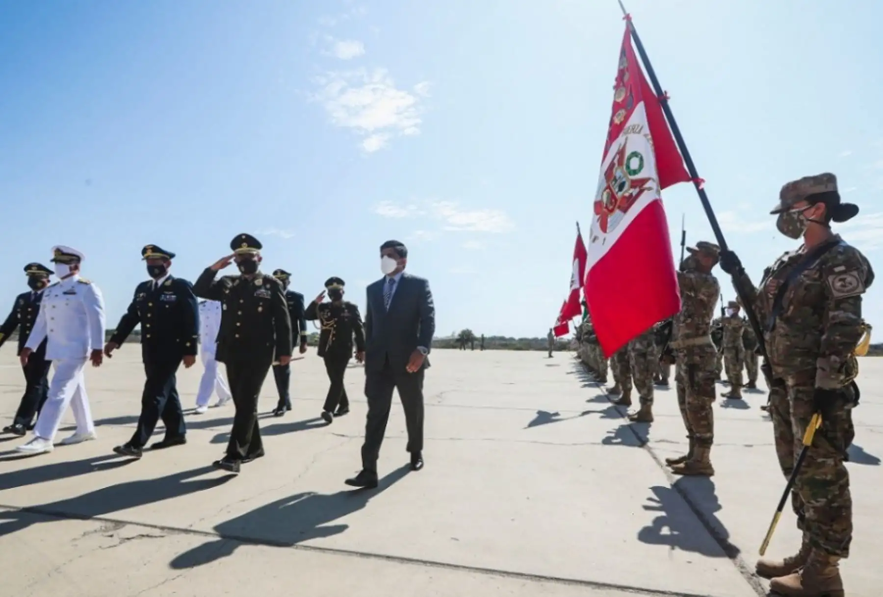 El ministro de Defensa, Juan Carrasco Millones, participó hoy en la ceremonia por el 201 aniversario del Grito Libertario de la Independencia, de la ciudad de San Miguel de Piura.