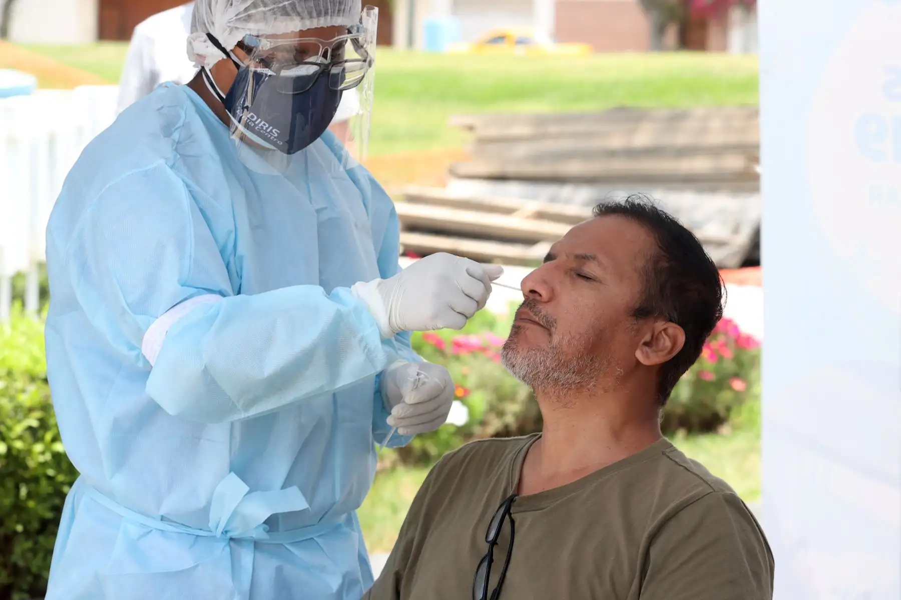 El Ministerio de Salud realiza acciones preventivas ante la variante ómicron en el distrito de San Borja, ante el incremento de casos COVID-19. Foto: ANDINA/ Vidal Tarqui
