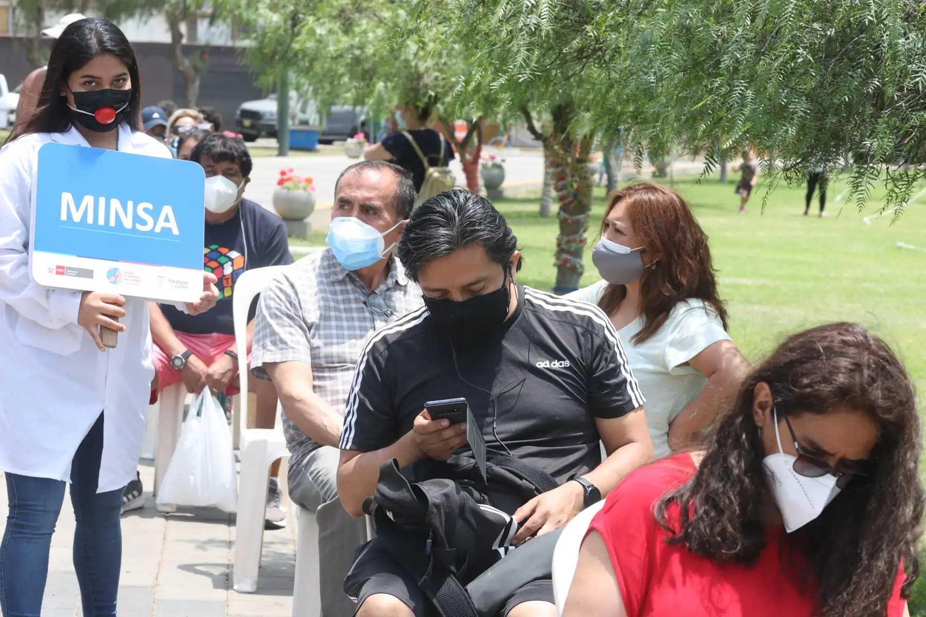 El objetivo es de aplicar pruebas antígenas y moleculares gratuitas a las familias que residen en la referida jurisdicción. Foto: ANDINA/ Vidal Tarqui