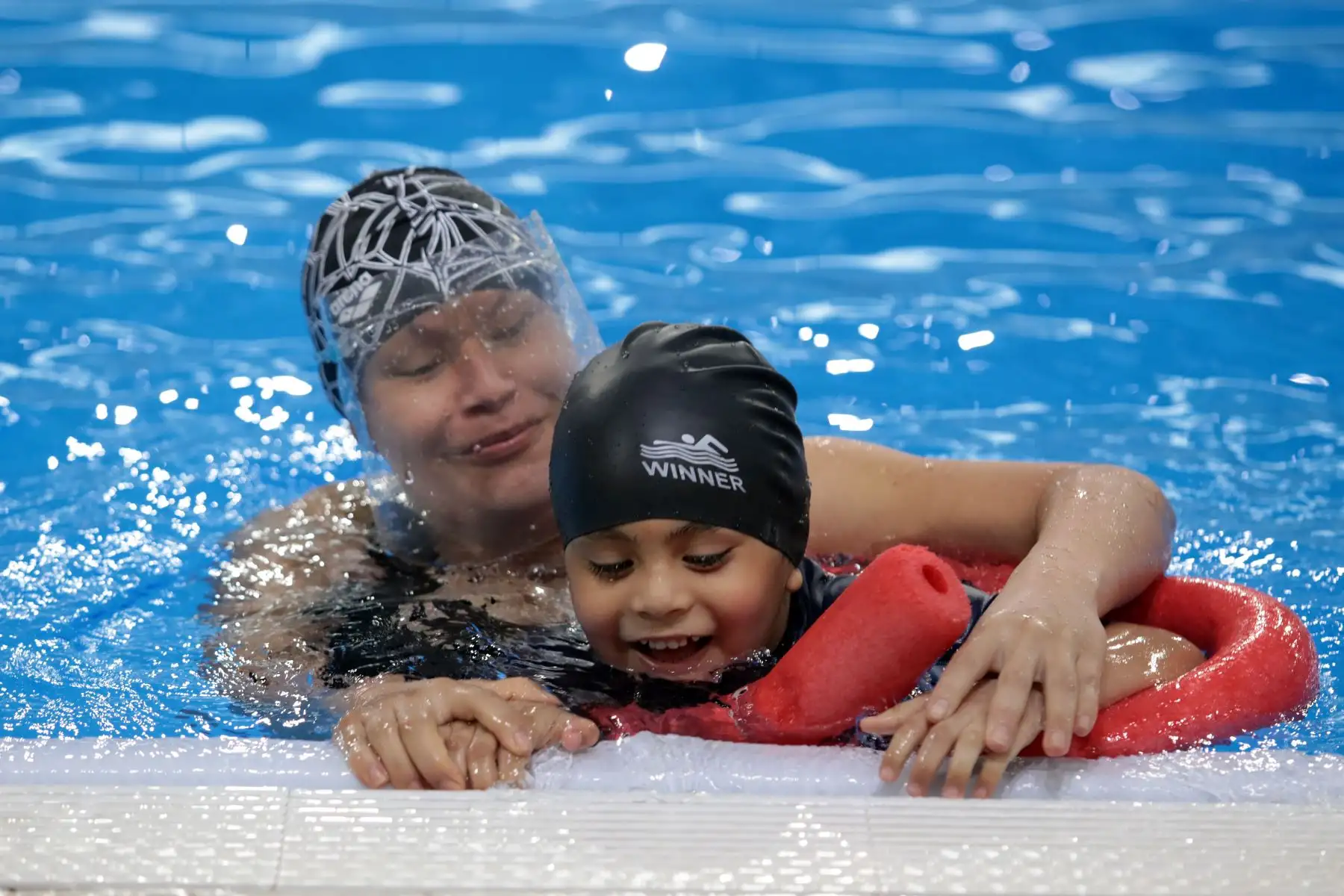 El fuerte sol de Lima y el espíritu deportivo le dieron brillo al inicio de los talleres de verano que se dictan en las diferentes sedes. Niños, adolescentes y adultos viven una experiencia inigualable desde los diferentes recintos construidos para los Juegos Lima 2019.
Foto: ANDINA/ Legado