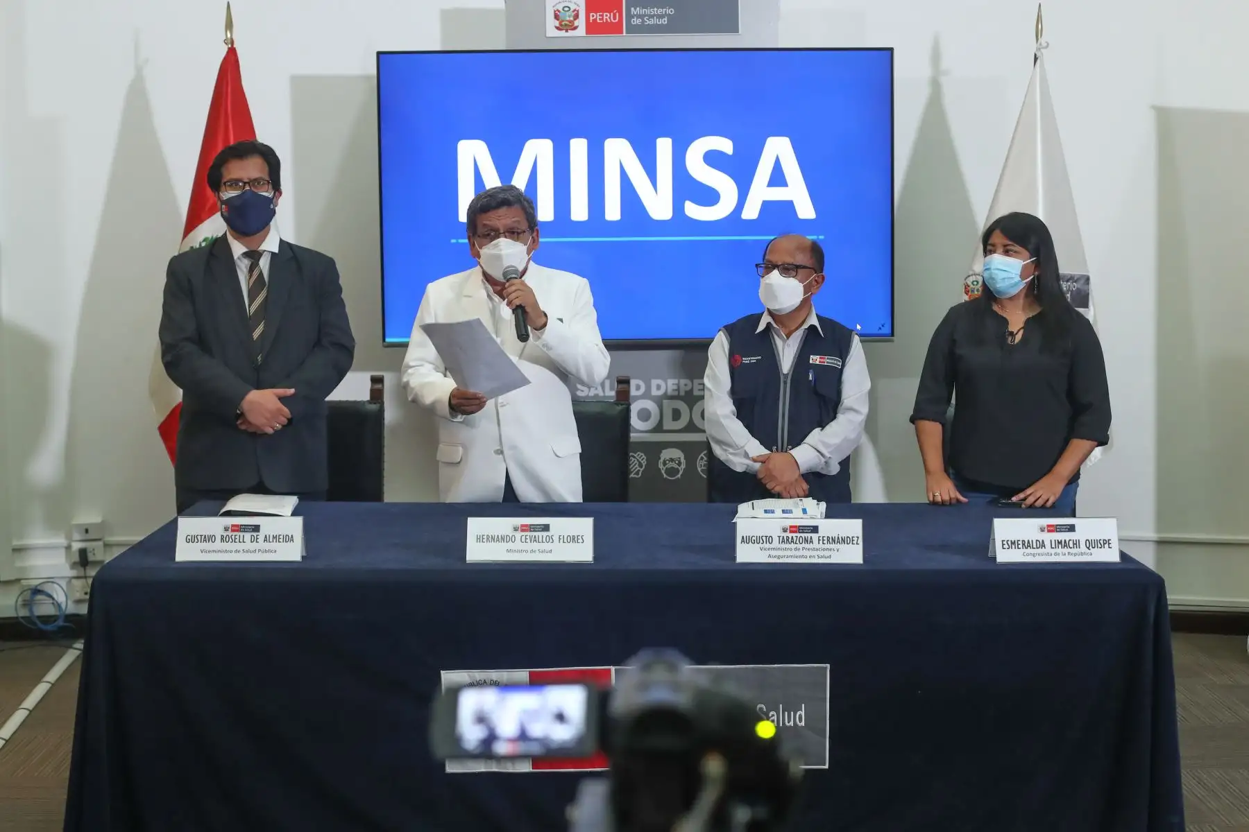 Ministro de Salud, Hernando Cevallos, confirmó que la variante ómicron ya se ha convertido en la predominante en Lima Metropolitana y anunció las nuevas medidas para controlar la tercera ola.
Foto: ANDINA /Carla Patiño
