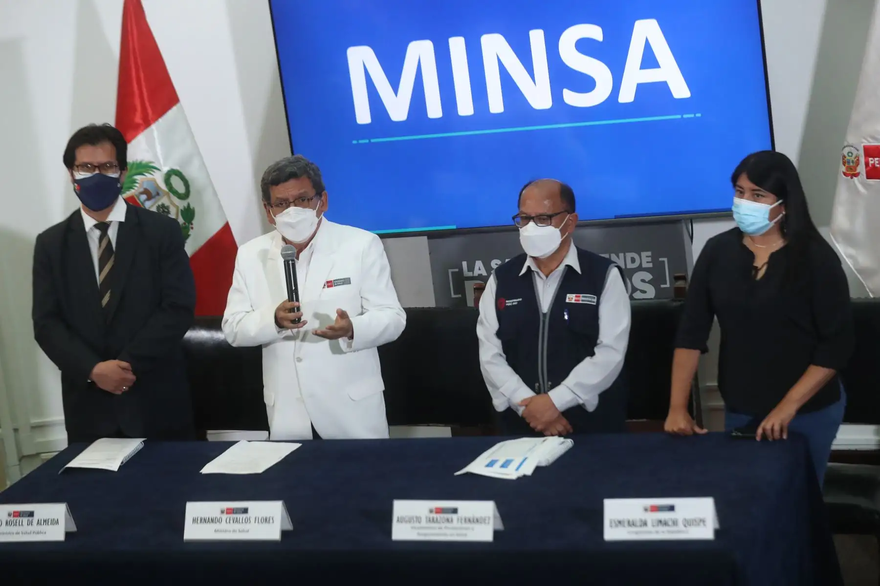 Ministro de Salud, Hernando Cevallos, confirmó que la variante ómicron ya se ha convertido en la predominante en Lima Metropolitana y anunció las nuevas medidas para controlar la tercera ola.
Foto: ANDINA /Carla Patiño