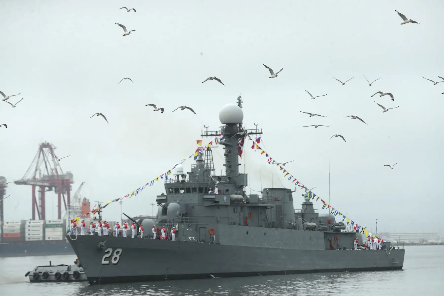 Ministro de Defensa, Juan Carrasco, participa en la ceremonia de arribo y bienvenida al Perú de la corbeta B.A.P. Guise, unidad que fue donada por la República de Corea y que tendrá como misión la ejecución de operaciones marítimas, patrullaje y vigilancia en el Mar de Grau. Foto: ANDINA/ Carla Patiño