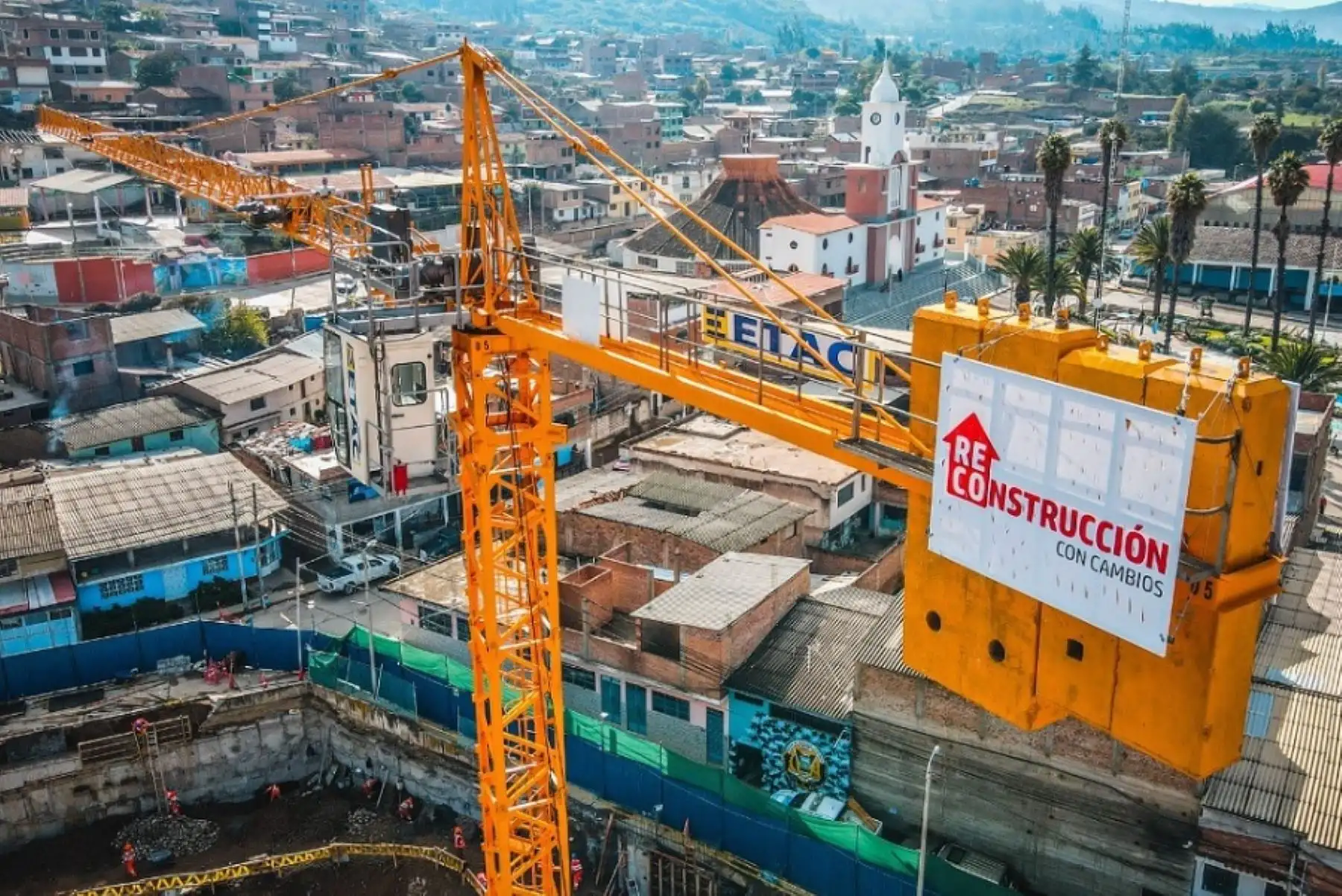 La Autoridad para la Reconstrucción con Cambios (ARCC), como entidad ejecutora, invirtió S/ 1,995 millones en el 2021, monto que representa el 79.5% de los S/ 2 508 millones presupuestados, con lo cual se convierte en una de las tasas de ejecución más altas entre los ministerios.