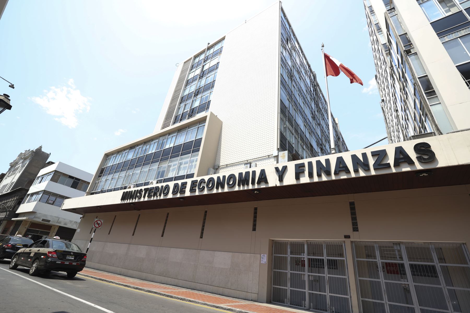 Sede del Ministerio de Economía y Finanzas (MEF) en Lima. ANDINA/Jhonel Rodríguez Robles