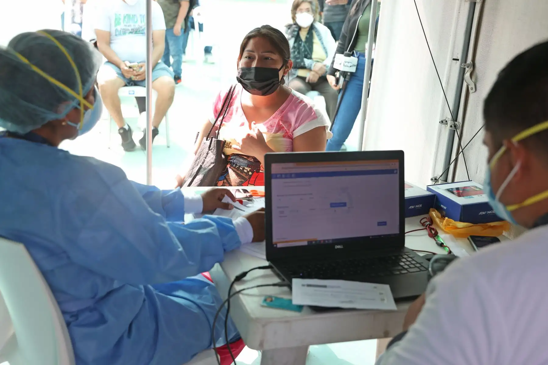 Mediante la plataforma molecular de Amplificación Isotérmica, permitirá la identificación rápida de personas infectadas a fin de prevenir futuras trasmisiones en la comunidad. Foto: ANDINA/ Vidal Tarqui