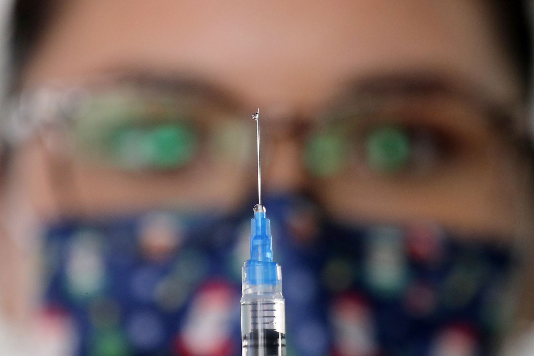 Chile comienza a aplicar el lunes cuarta dosis de vacuna anticovid con inmunodeprimidos