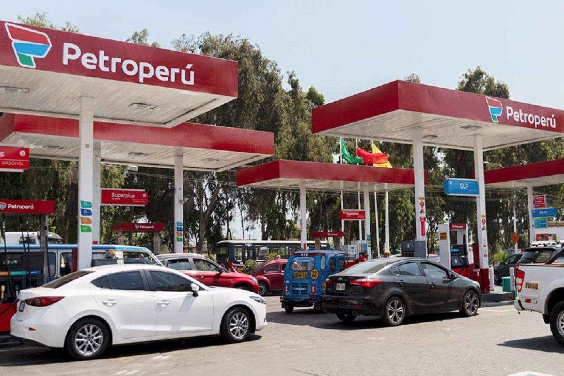 Petroperú aplicó una nueva reducción de precios de combustibles