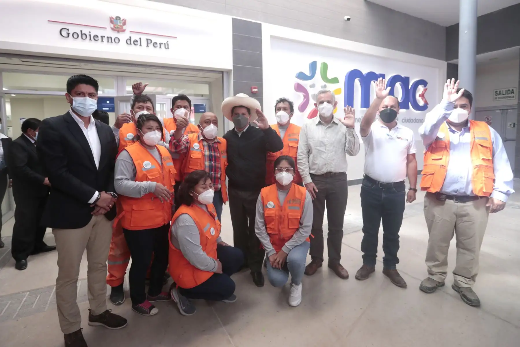 El presidente Castillo inspecciona el Módulo Atención al Ciudadano -MAC Moquegua, en el marco de su visita a esa región del sur del país. Foto: ANDINA/ Prensa Presidencia
