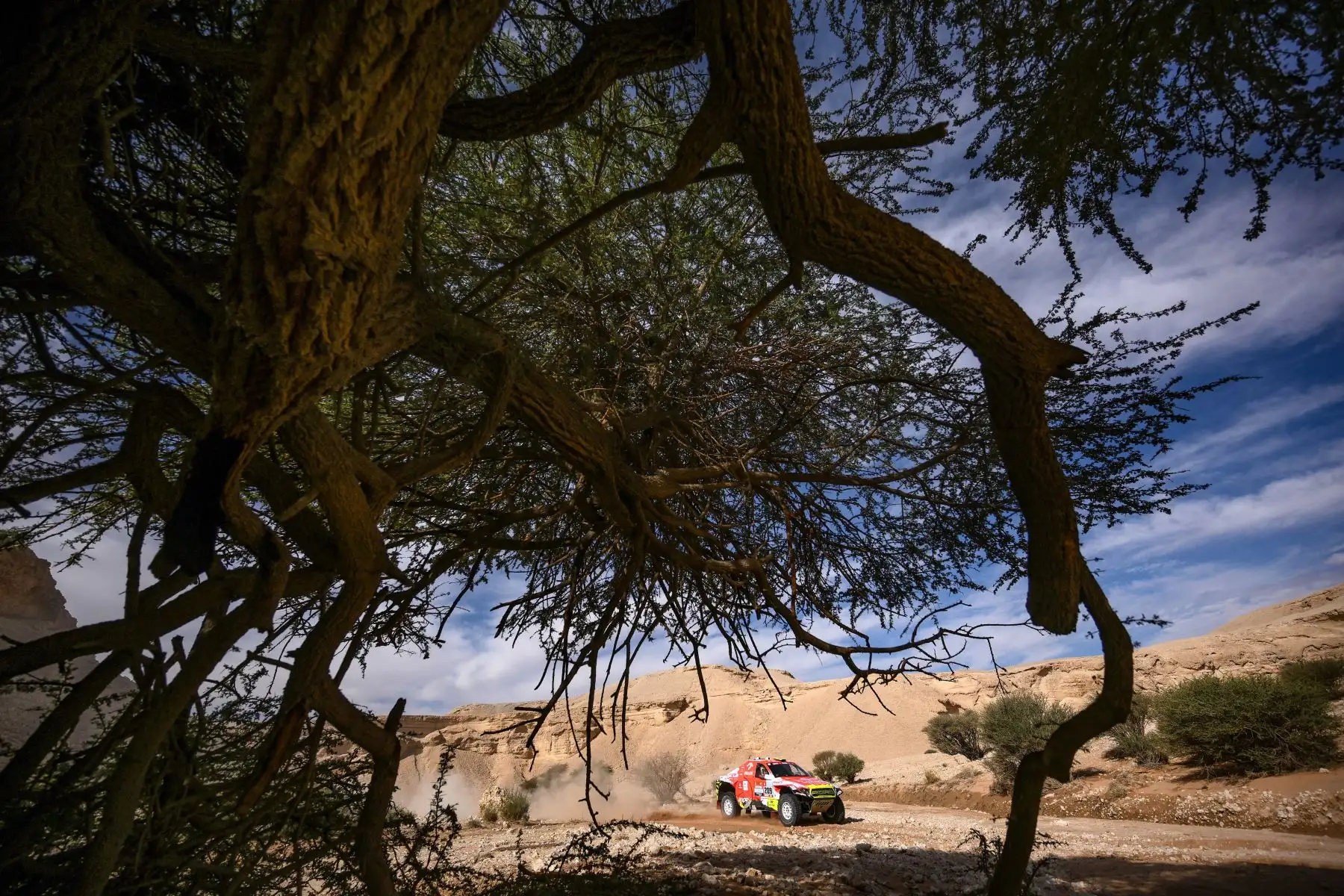 El piloto checo de Ford Martin Prokop y el copiloto checo Vikto Chytka compiten durante la etapa 6 del Dakar 2021 cerca de la capital saudí, Riad. Foto: AFP