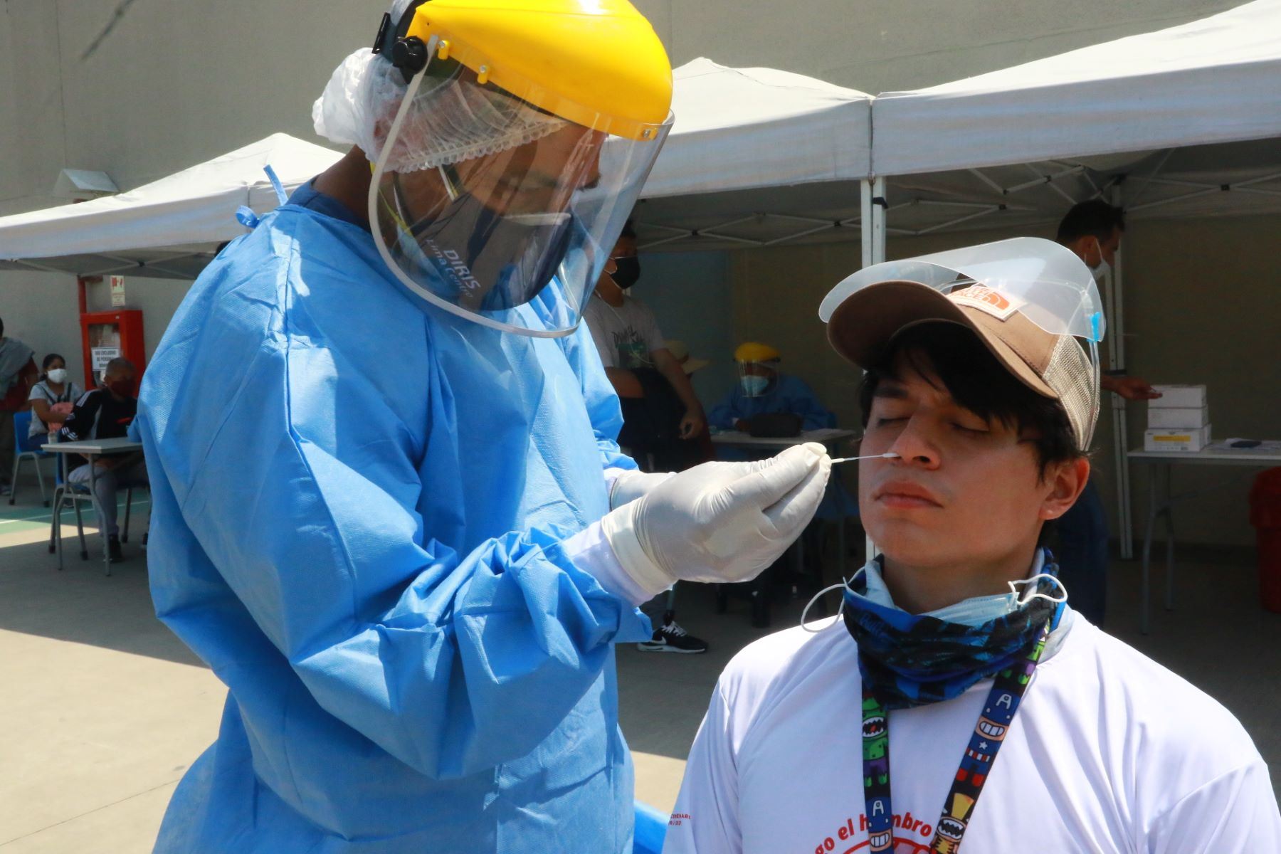 Perú registra 16,302 contagios de covid-19 en último día