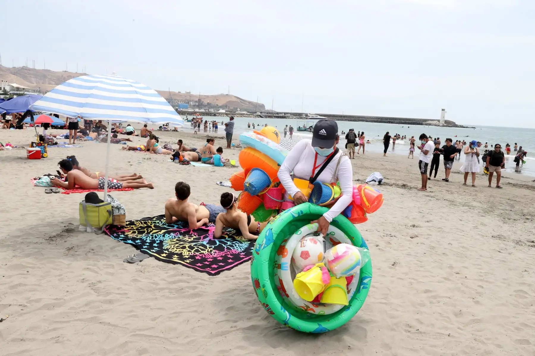Familias llegan a las playas de Costa Verde. Foto: ANDINA/Vidal Tarqui