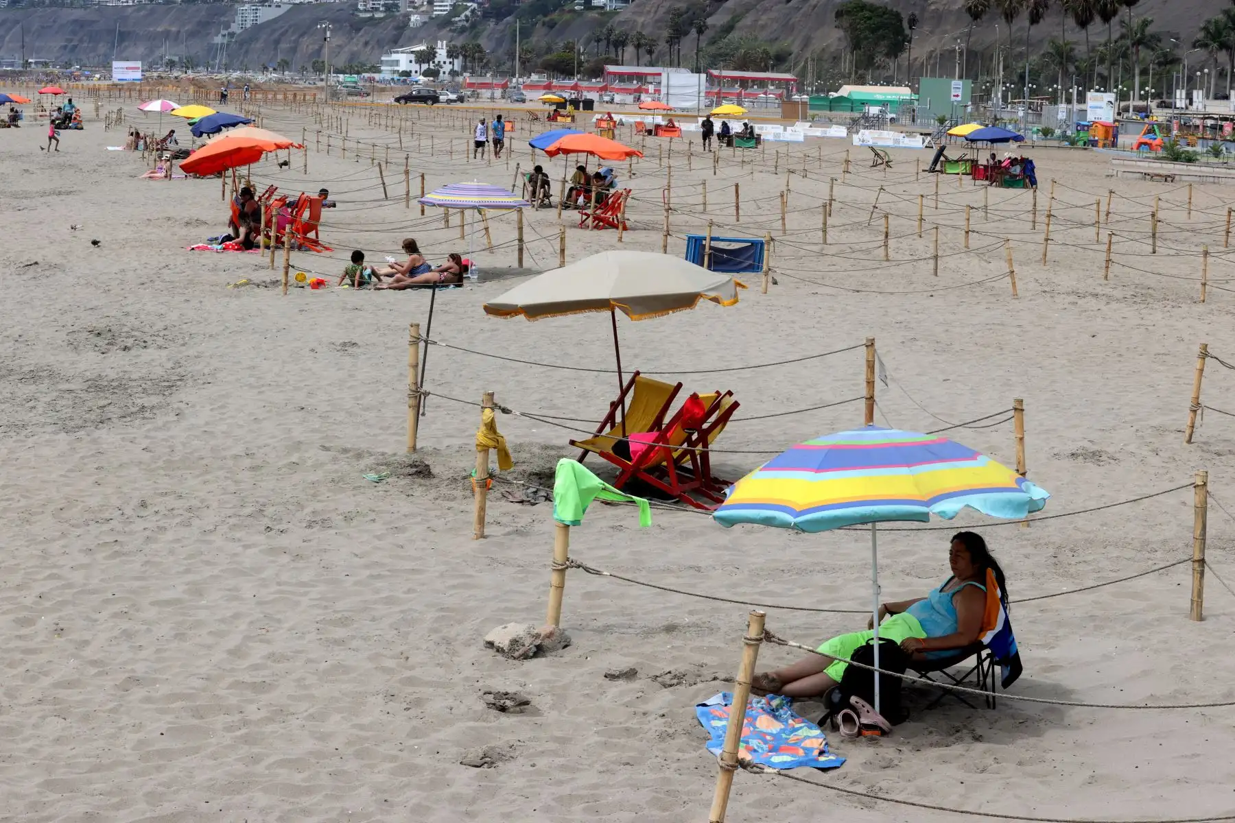 Familias llegan a las playas de Agua dulce Chorrillo. Foto: ANDINA/Vidal Tarqui