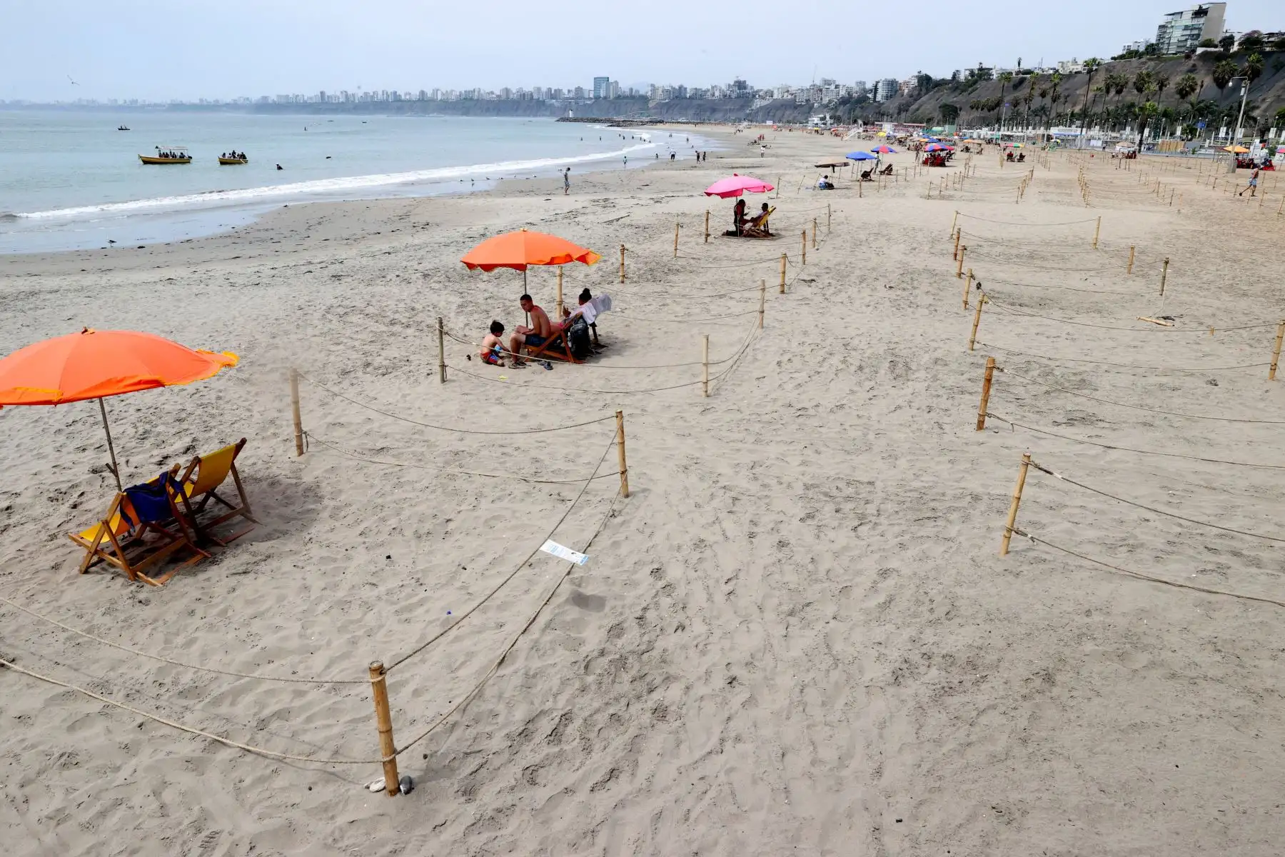 Familias llegan a las playas de Agua dulce Chorrillo. Foto: ANDINA/Vidal Tarqui