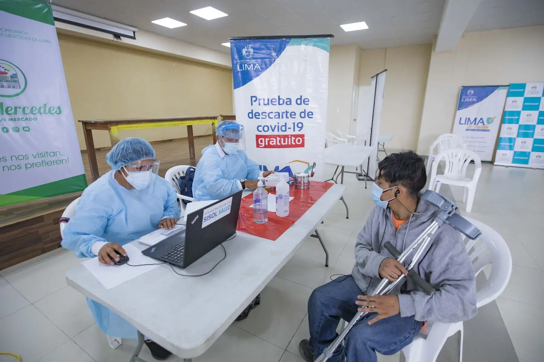 La Municipalidad de Lima, a través de la campaña Lima Te Cuida, realizó descartes de covid-19 y vacunación a la altura del km. 36 de la Antigua Panamericana Sur en Lurín. Foto: MML