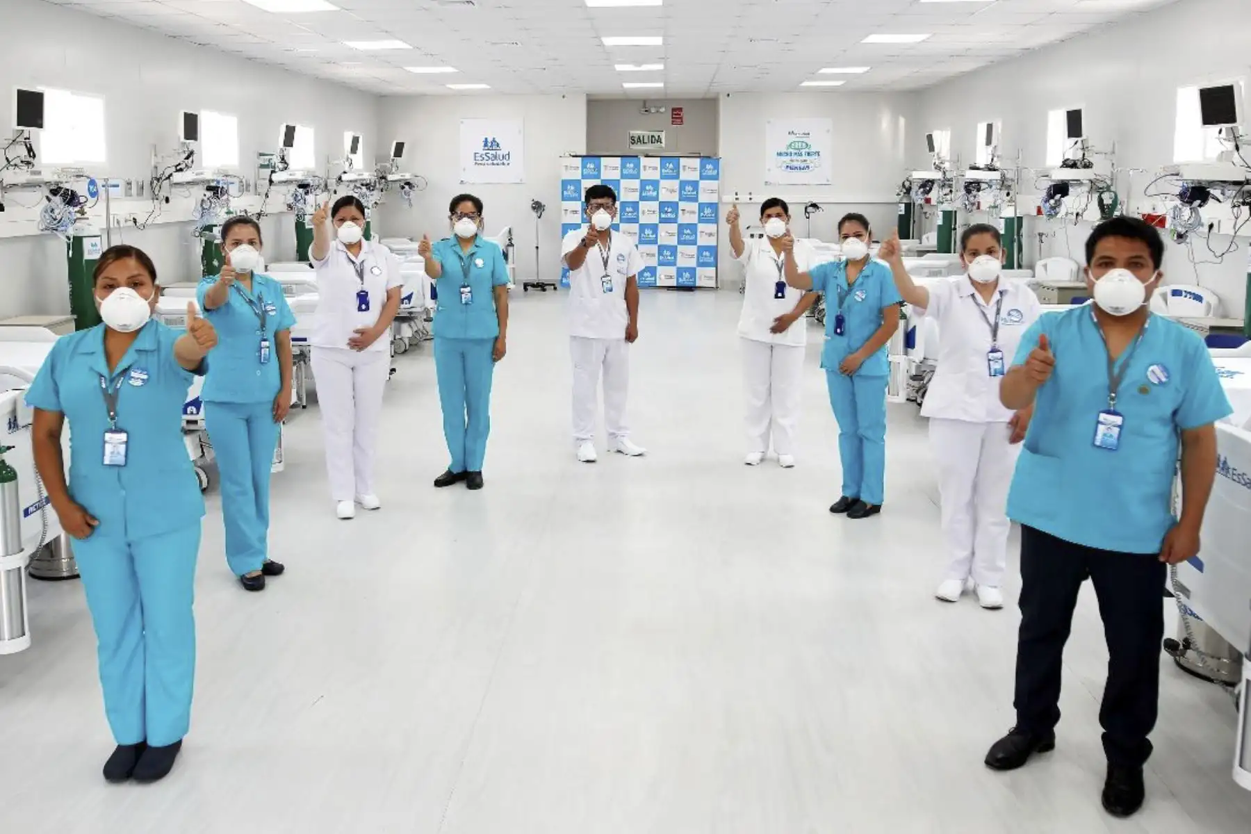 El presidente Pedro Castillo, preside la inauguración del Hospital Bicentenario Canta Callao de 
EsSalud, en San Martín de Porres. "Este moderno hospital es el primer paso que da EsSalud en materia de infraestructura, equipamiento y un aporte inicial frente a las brechas históricas en este sector", señaló el jefe de Estado. Foto: ANDINA/Prensa Presidencia