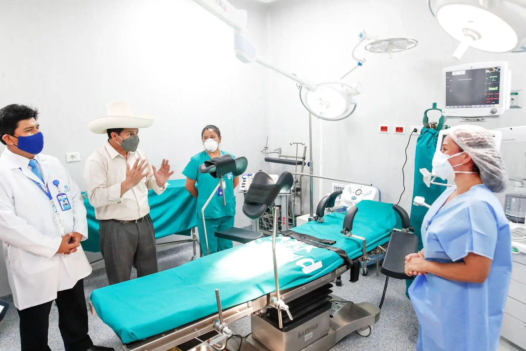 El presidente Pedro Castillo, preside la inauguración del Hospital Bicentenario Canta Callao de EsSalud, en San Martín de Porres. "Este moderno hospital es el primer paso que da EsSalud en materia de infraestructura, equipamiento y un aporte inicial frente a las brechas históricas en este sector", señaló el jefe de Estado. Foto: ANDINA/Prensa Presidencia