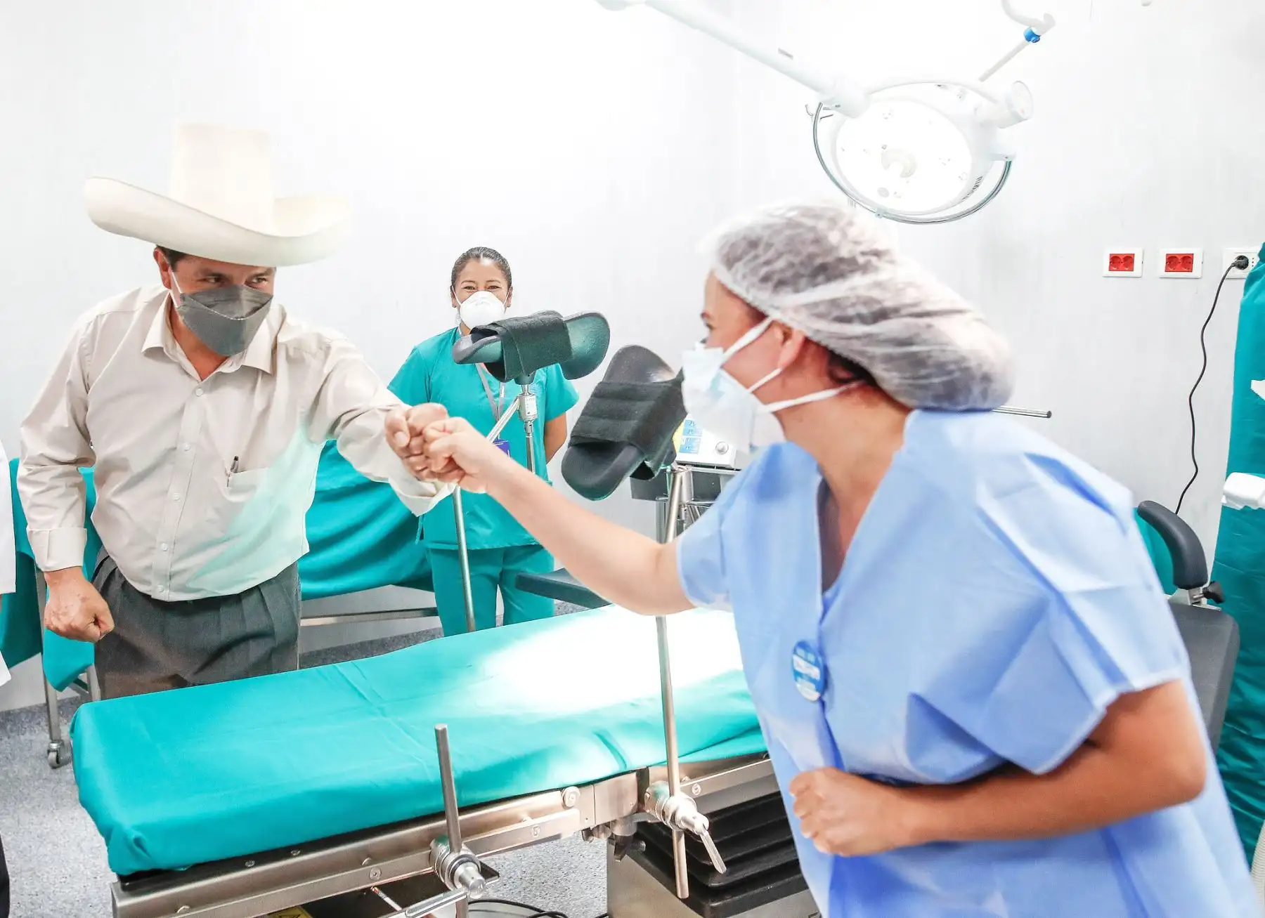 El presidente Pedro Castillo, preside la inauguración del Hospital Bicentenario Canta Callao de EsSalud, en San Martín de Porres. "Este moderno hospital es el primer paso que da EsSalud en materia de infraestructura, equipamiento y un aporte inicial frente a las brechas históricas en este sector", señaló el jefe de Estado. Foto: ANDINA/Prensa Presidencia