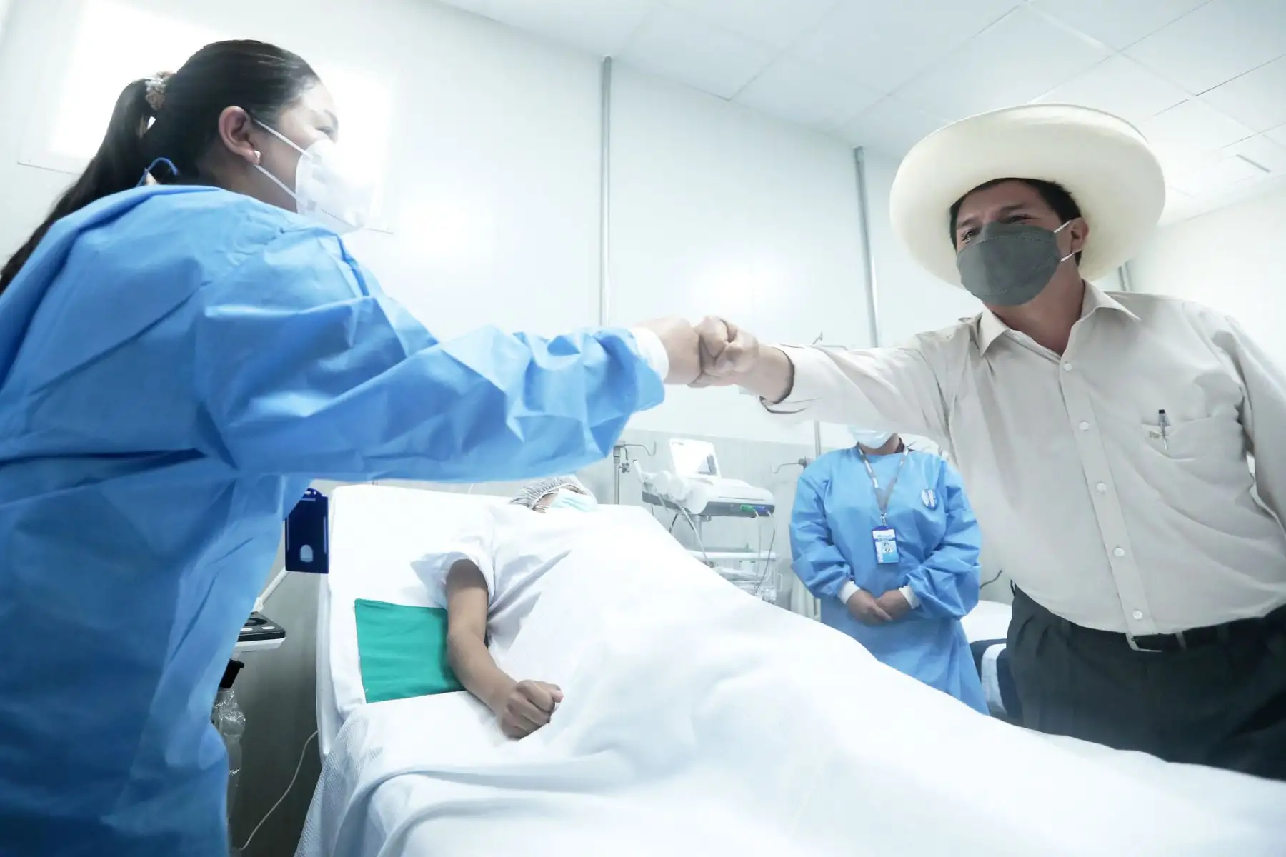 El presidente Pedro Castillo, preside la inauguración del Hospital Bicentenario Canta Callao de EsSalud, en San Martín de Porres. "Este moderno hospital es el primer paso que da EsSalud en materia de infraestructura, equipamiento y un aporte inicial frente a las brechas históricas en este sector", señaló el jefe de Estado. Foto: ANDINA/Prensa Presidencia