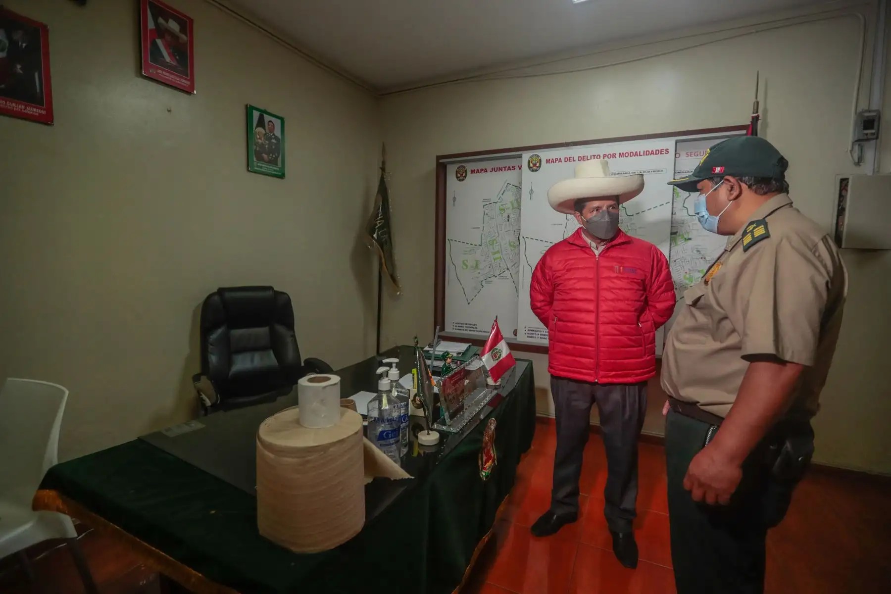 Presidente de la República, Pedro Castillo, realizó visita inopinada a la comisaría de Zárate y la Huayrona en San Juan de Lurigancho. Foto: ANDINA/Prensa Presidencia