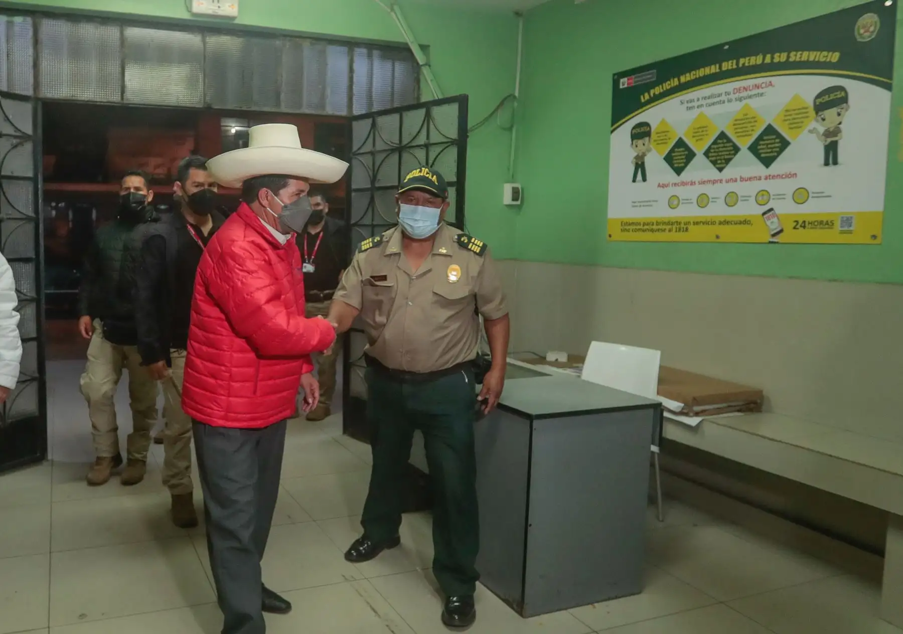 Presidente de la República, Pedro Castillo, realizó visita inopinada a la comisaría de Zárate y la Huayrona en San Juan de Lurigancho. Foto: ANDINA/Prensa Presidencia