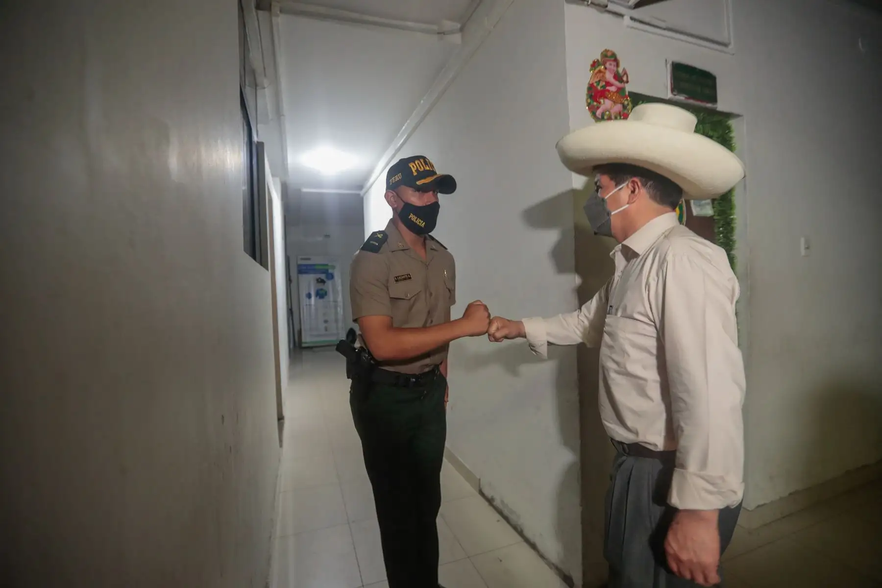 Presidente de la República, Pedro Castillo, realizó visita inopinada a la comisaría de Zárate y la Huayrona en San Juan de Lurigancho. Foto: ANDINA/Prensa Presidencia