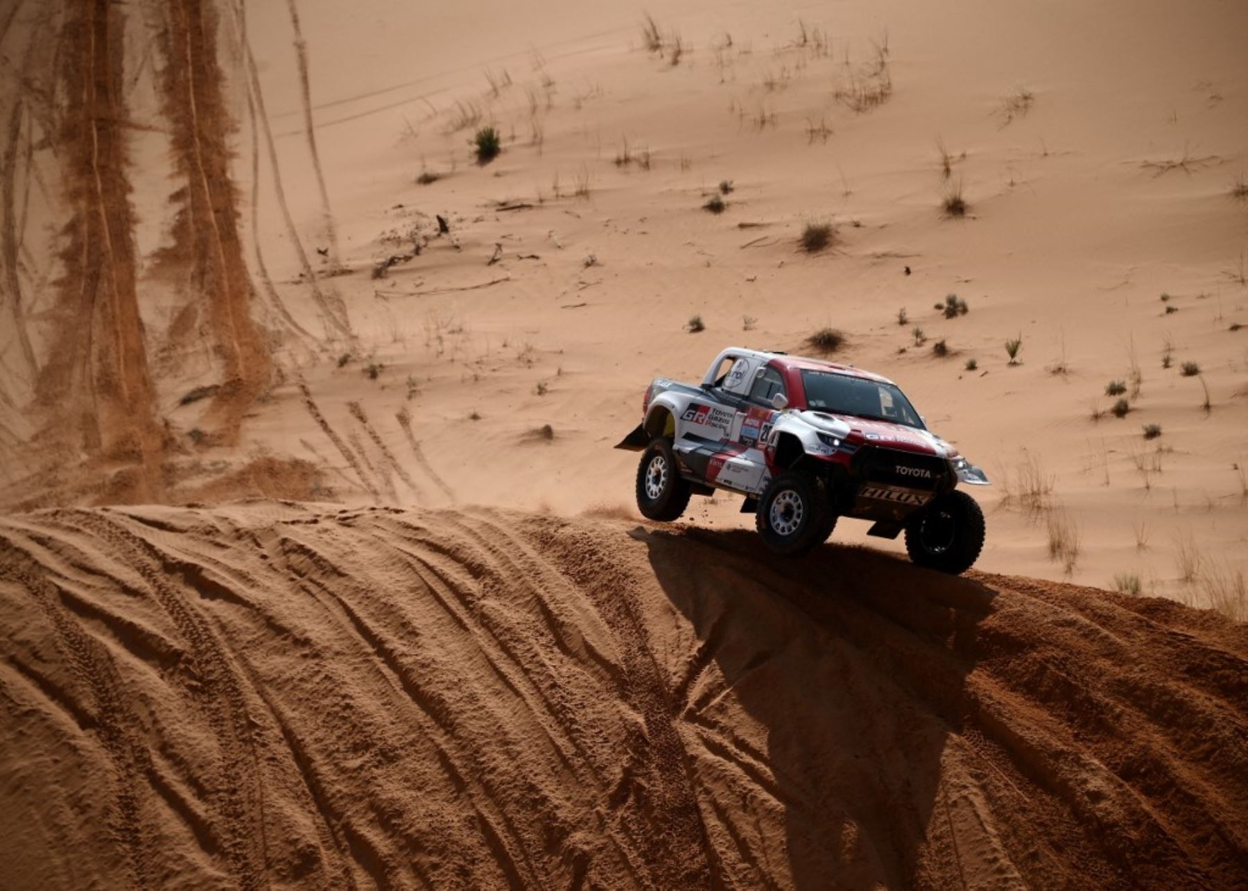 Giniel De Villiers gana la novena etapa  de autos del Rally Dakar 2022