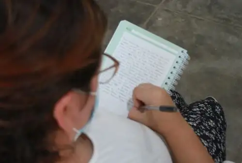Historias de ficción como romances con reconocidos personajes, así como narraciones de su vida cotidiana es lo que están escribiendo 40 internas del establecimiento penal de Huánuco en el Taller de Escritura Creativa, que organiza la Dirección Regional Oriente del Instituto Nacional Penitenciario