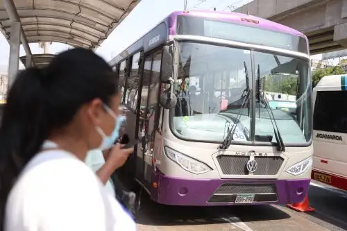 Paradero de buses, transporte público, pasajeros, corredor morado, ATU. Foto: ANDINA/Jhonel Rodríguez Robles
