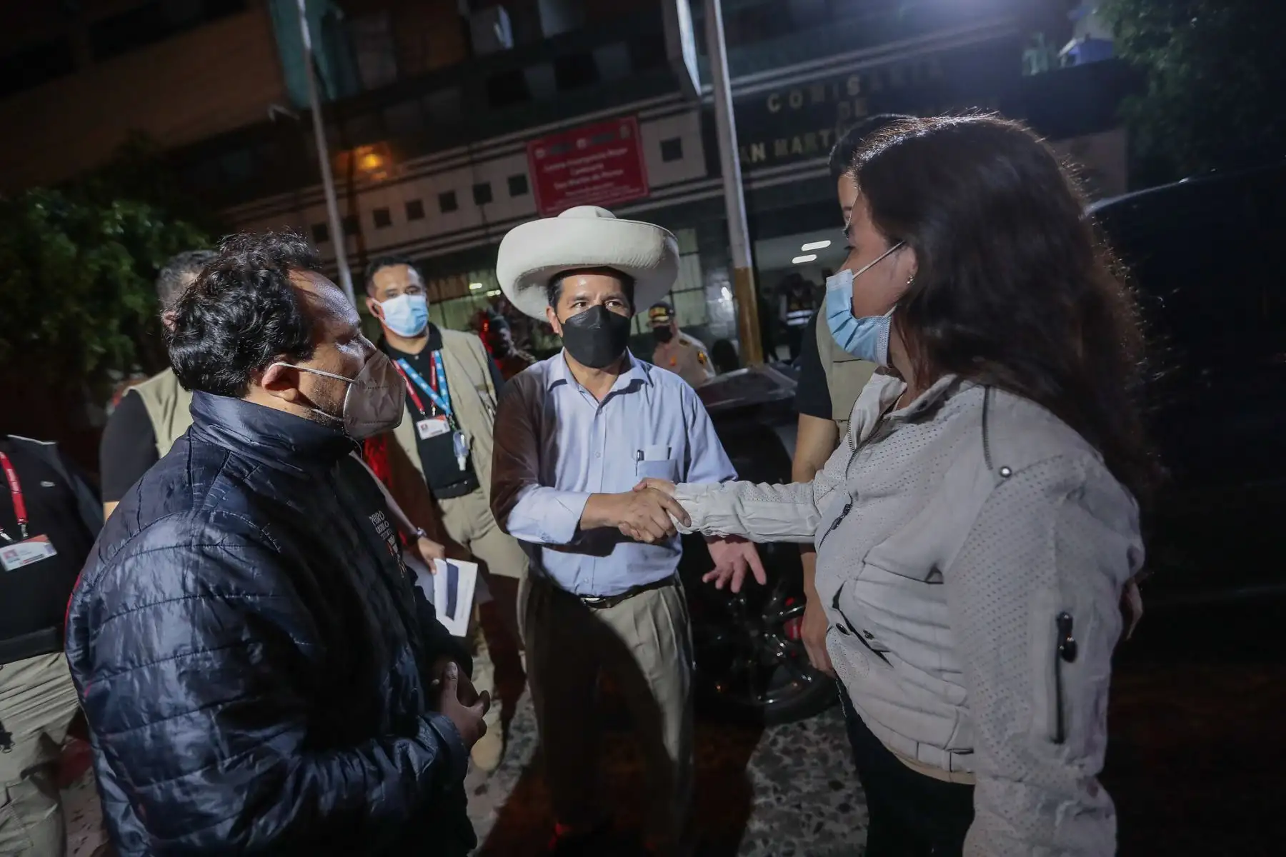 Presidente de la República, Pedro Castillo, realizó una visita inopinada a las comisarías de La Perla, Ciudad del Pescador, Barboncito, San Martin de Porres y Alfonso Ugarte. Foto: ANDINA/ Prensa Presidencia