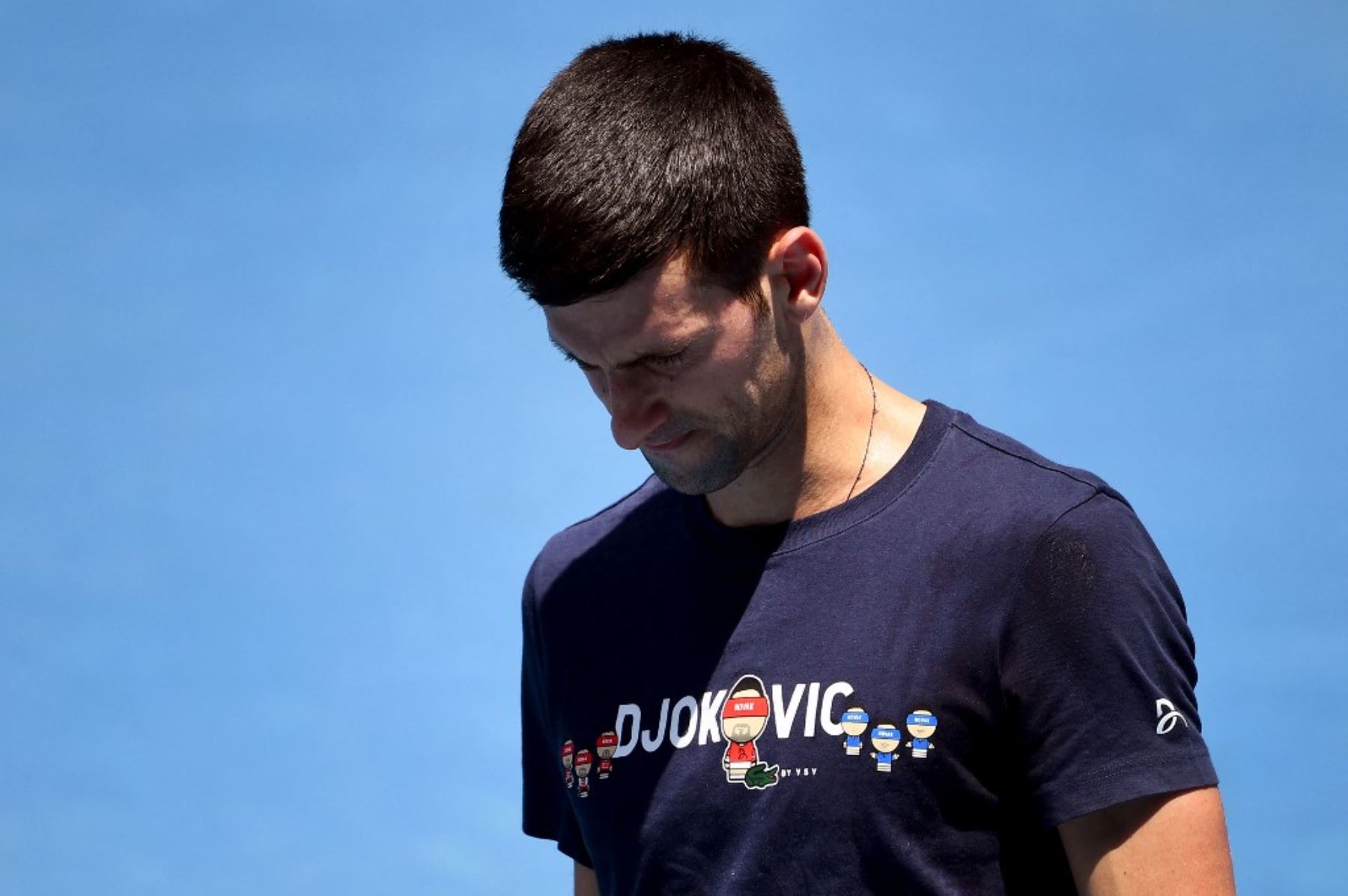Se desconoce de momento si el tenista serbio Novak Djokovic podrá participar en el torneo del Abierto de Australia, que comienza el lunes.