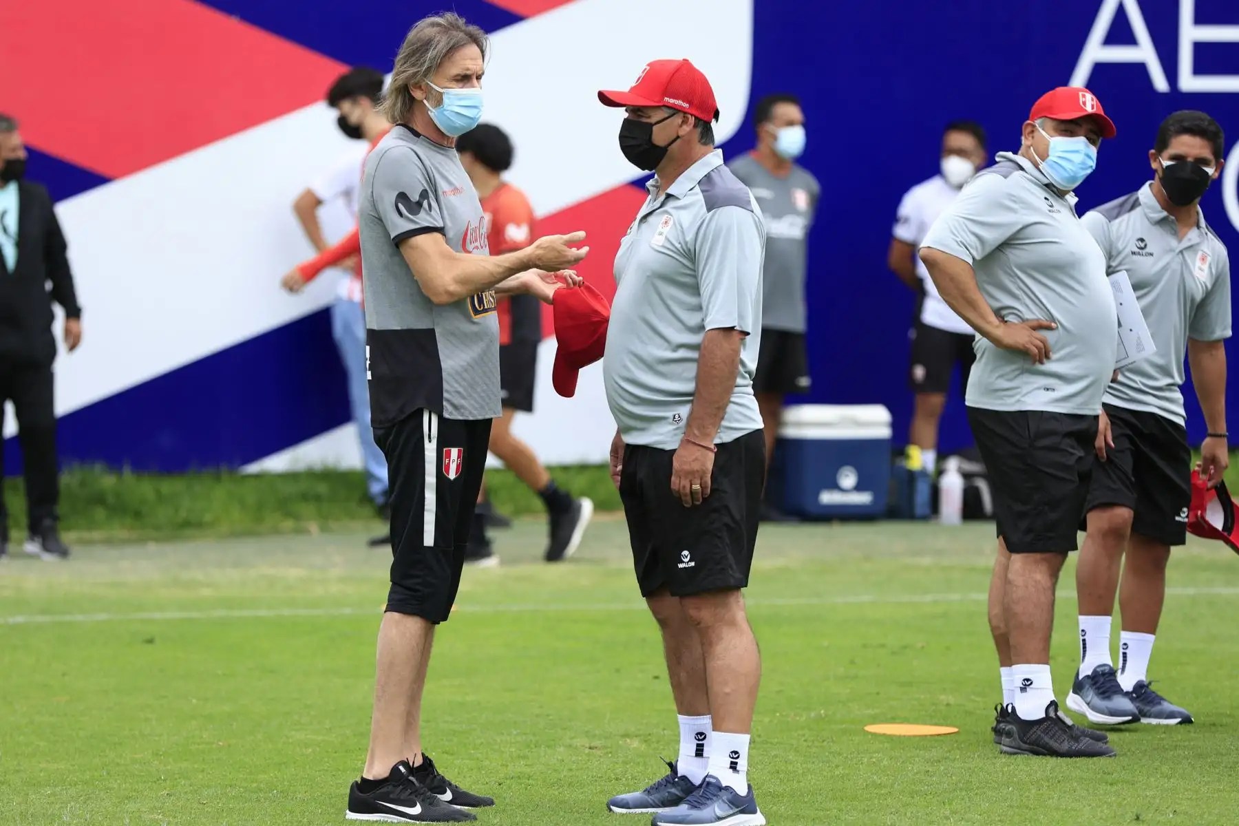 Ricardo Gareca, durante el partido del combinado de extranjeros de la Liga1 y la selección peruana. Foto: @LigaFutProf