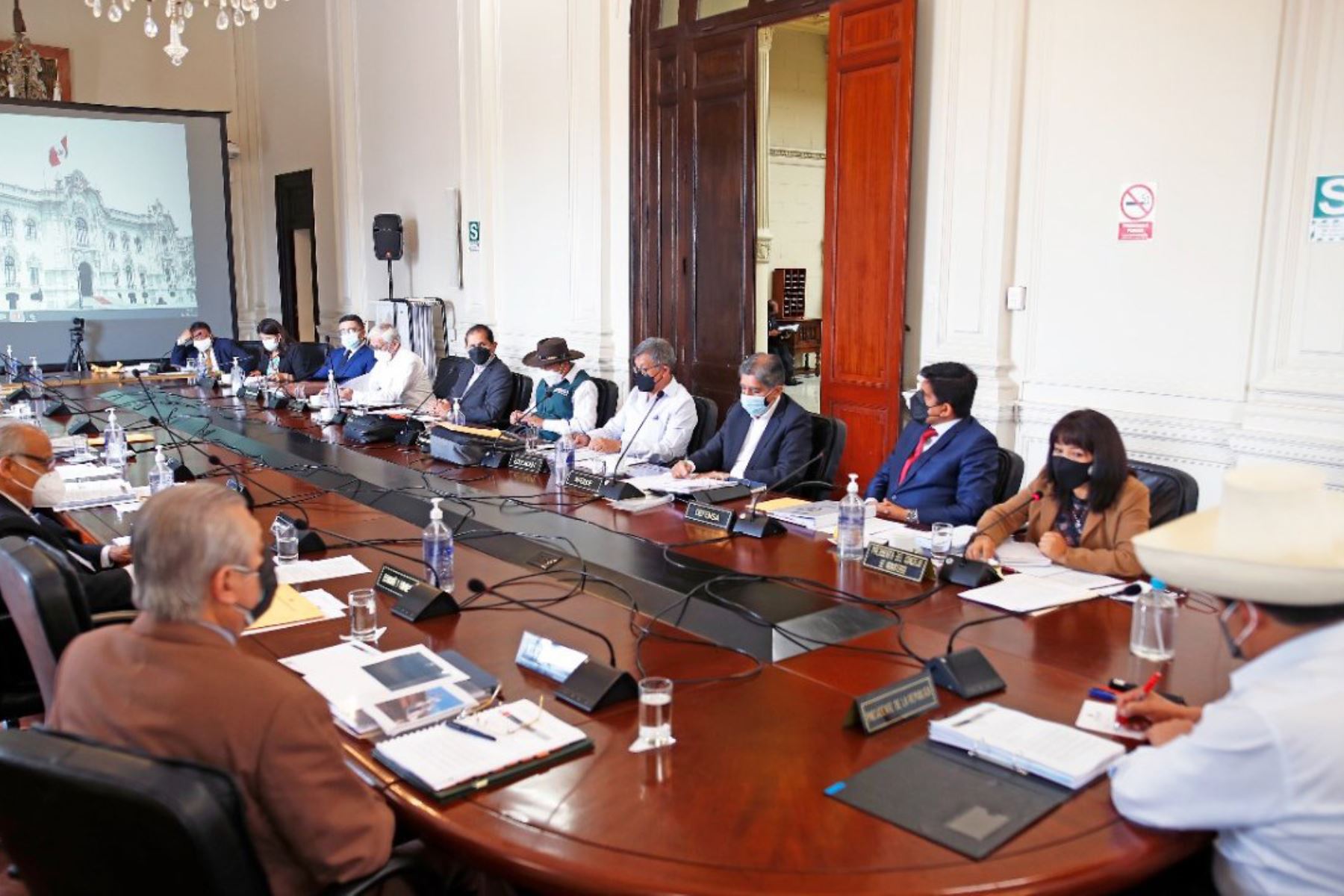 Presidente Castillo lidera sesión del Consejo de Ministros