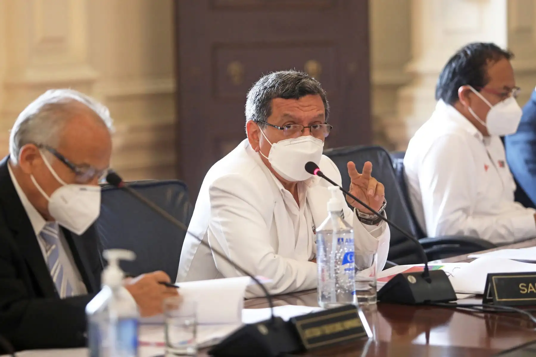Presidente de la República, Pedro Castillo, junto a la jefa del Gabinete Ministerial, Mirtha Vásquez, lidera sesión del Consejo de Ministros. Foto: ANDINA/Prensa Presidencia