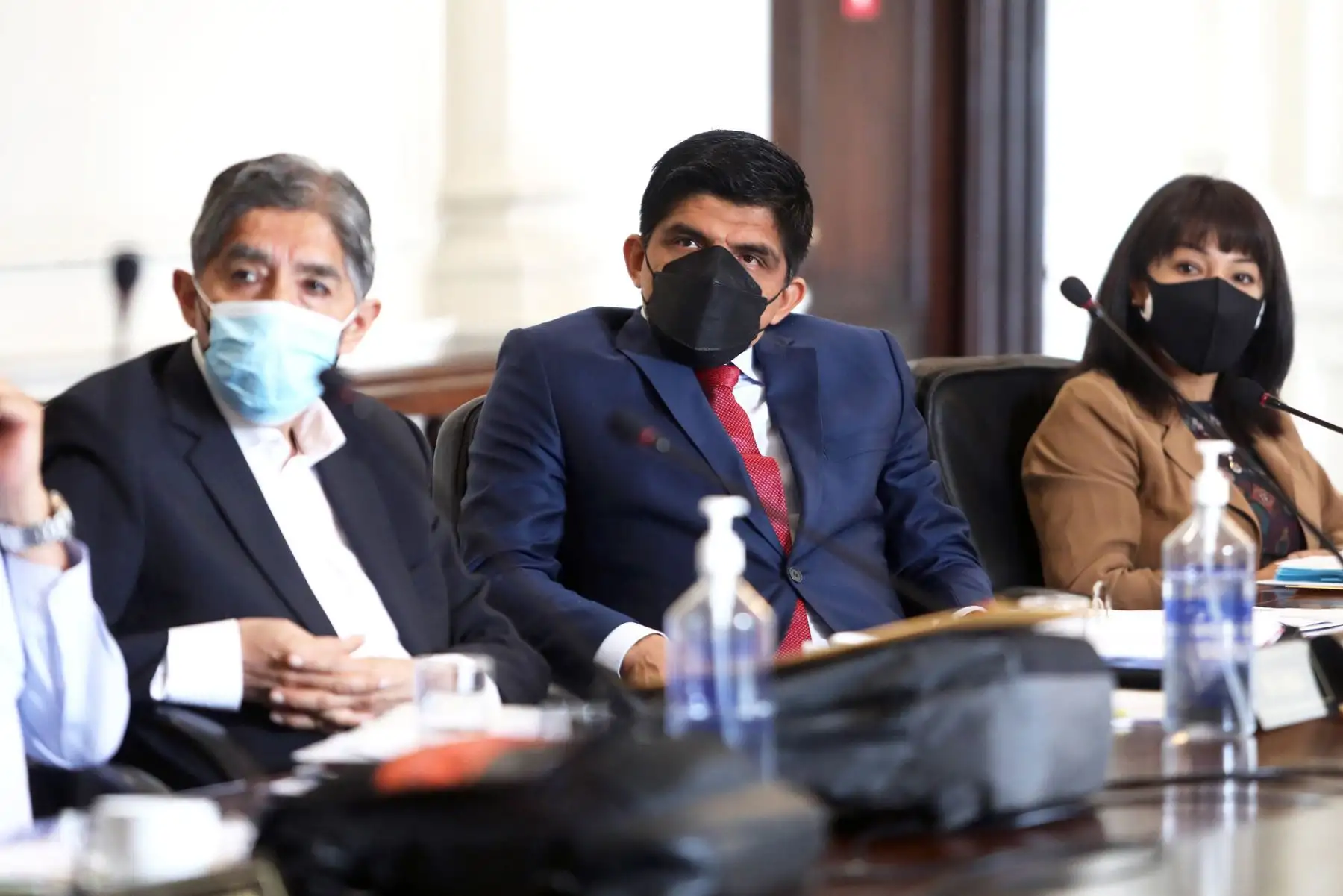 Presidente de la República, Pedro Castillo, junto a la jefa del Gabinete Ministerial, Mirtha Vásquez, lidera sesión del Consejo de Ministros. Foto: ANDINA/Prensa Presidencia