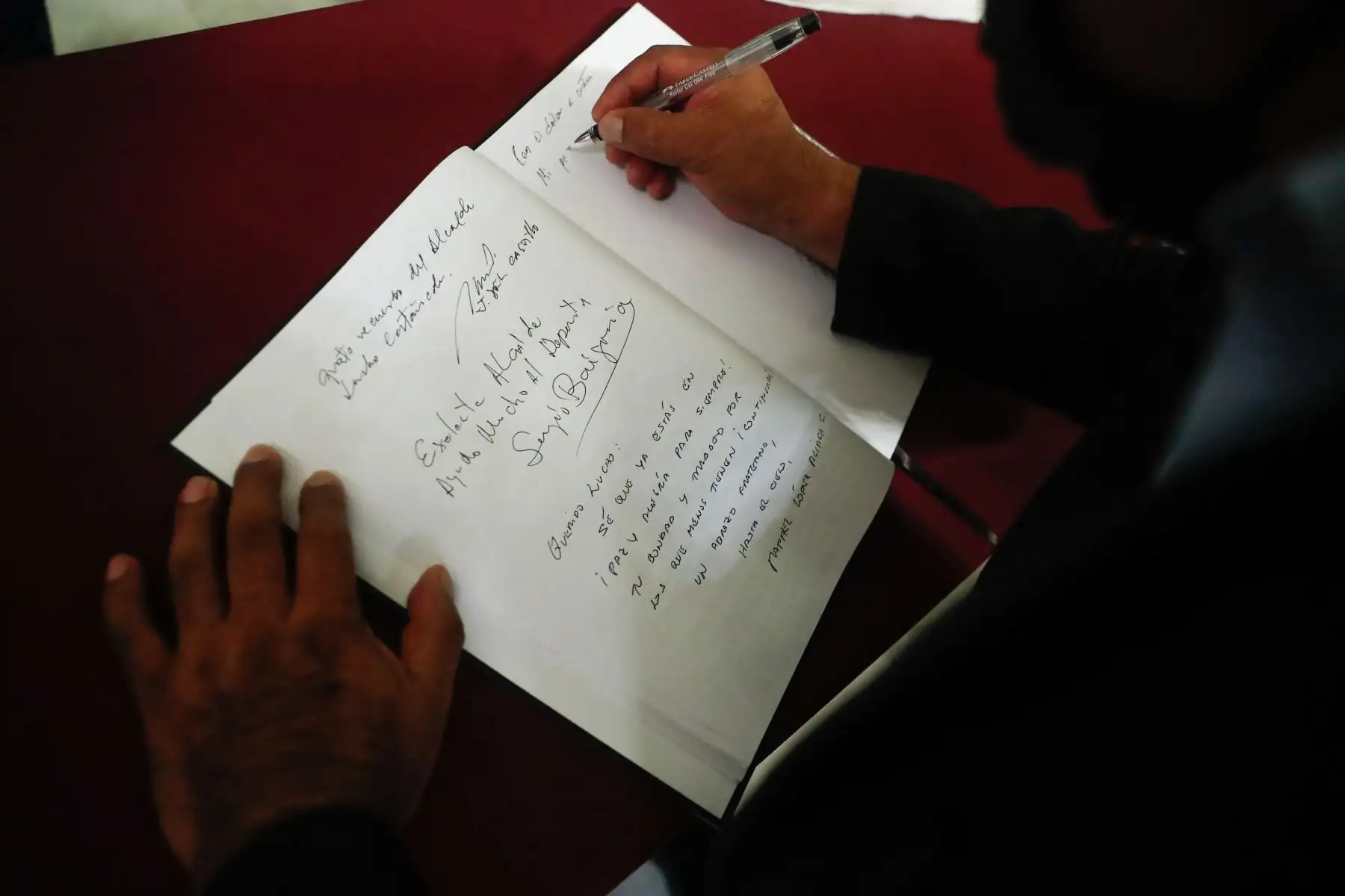 Al lugar también se hizo presente el ex candidato presidencial Rafael López Aliaga . 
Foto: ANDINA/ Renato Pajuelo