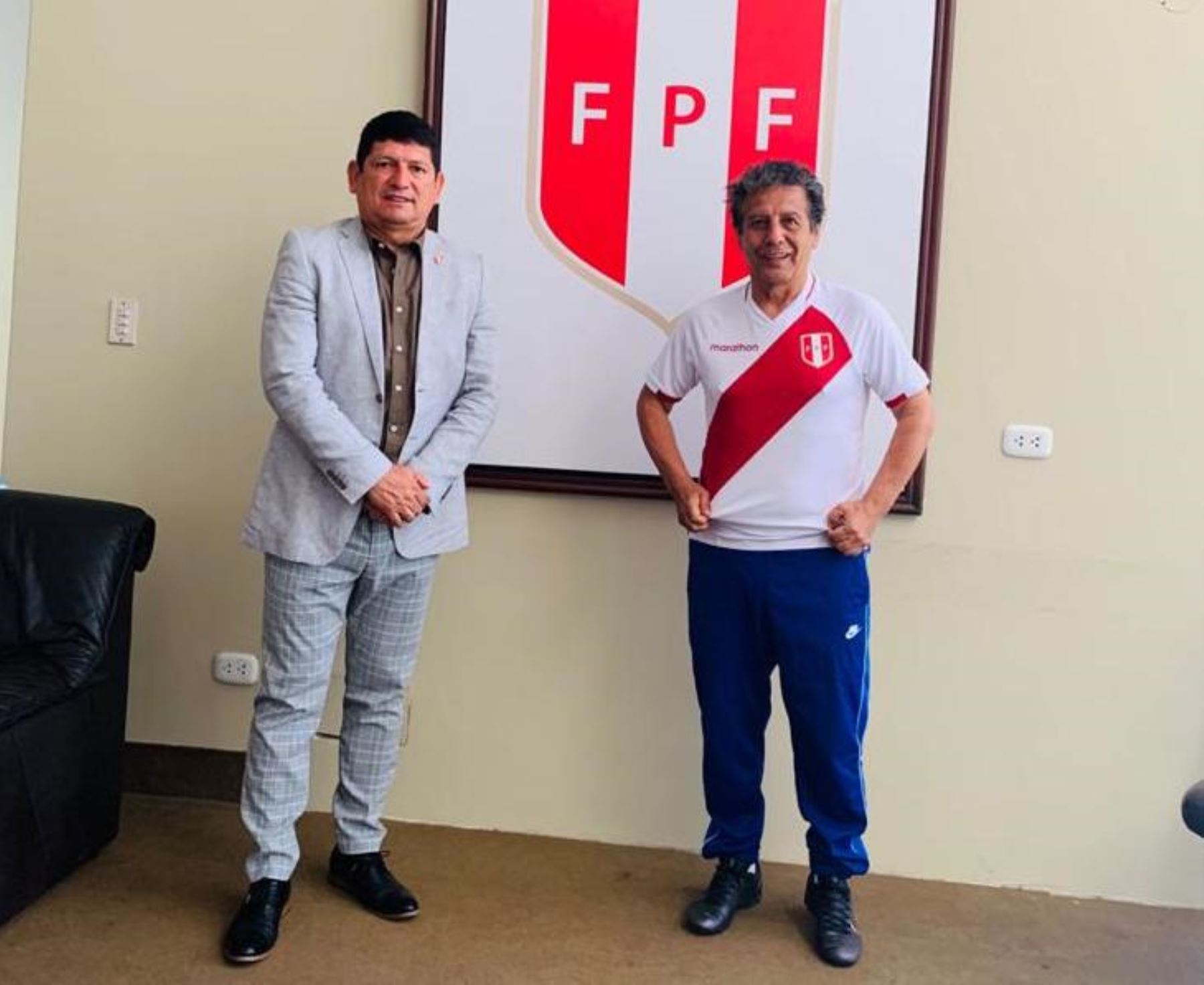 César Cueto es nombrado embajador de la Federación Peruana de Fútbol.