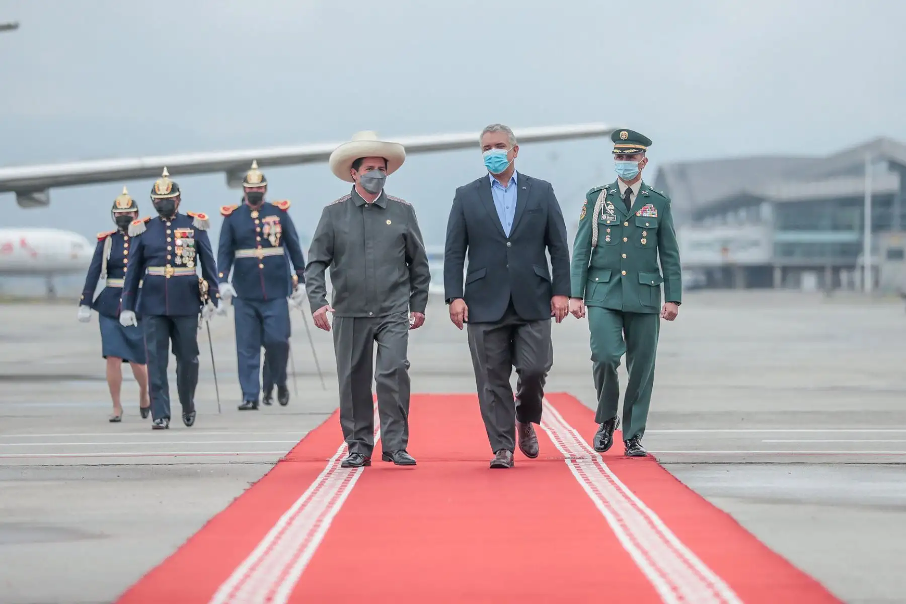 El presidente Pedro Castillo, junto con la primera dama Lilia Paredes y ministros de Estado, llega a Colombia para el Encuentro Presidencial y VI Gabinete Binacional Perú Colombia. Foto: ANDINA/ Prensa Presidencia
