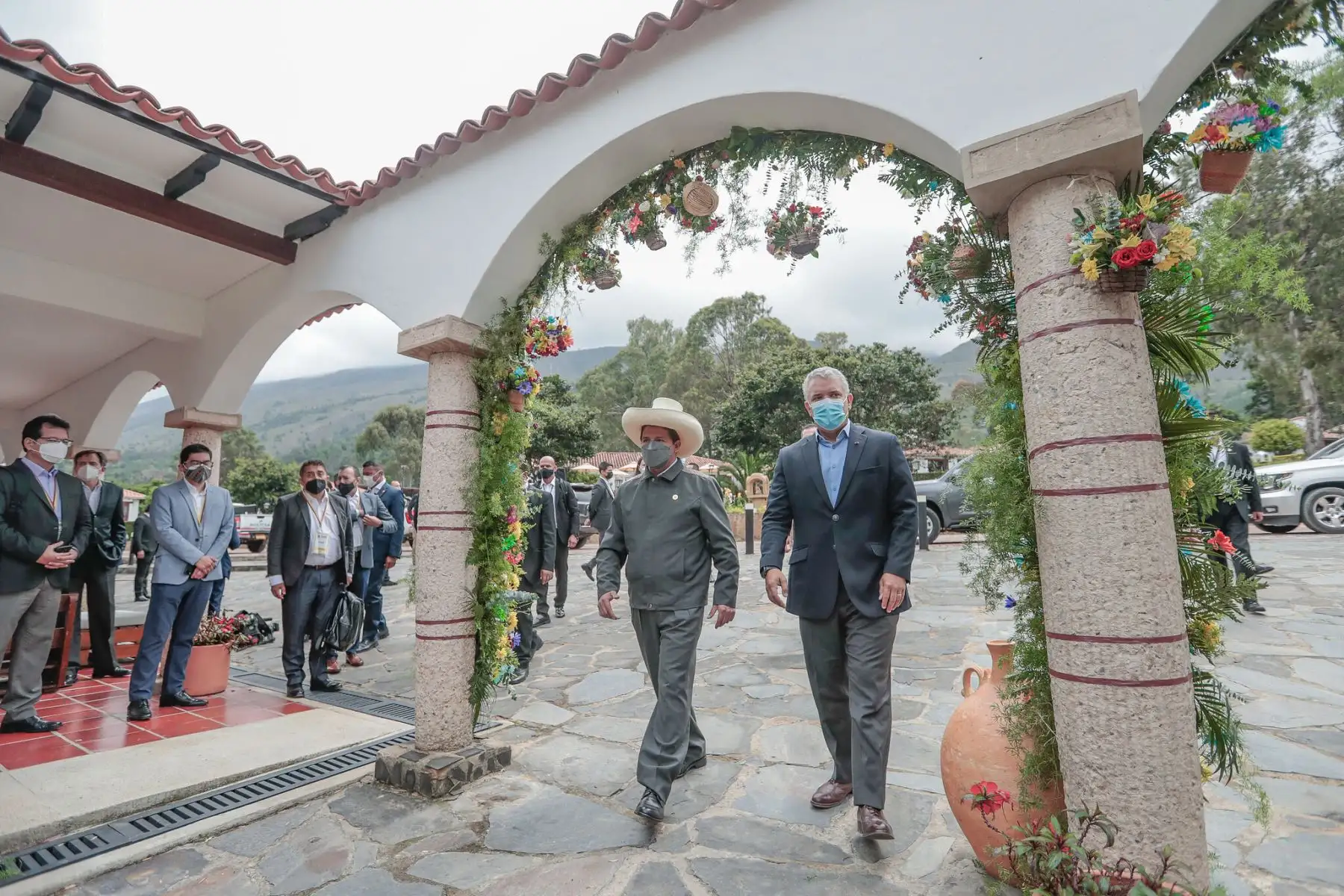 El presidente Pedro Castillo y su homólogo de Colombia, Ivan Duque, sostienen una reunión de trabajo para abordar la agenda bilateral y afianzar los lazos de integración entre ambos países, previo al inicio del Encuentro Presidencial y VI Gabinete Binacional Perú Colombia. Foto: ANDINA/ Prensa Presidencia