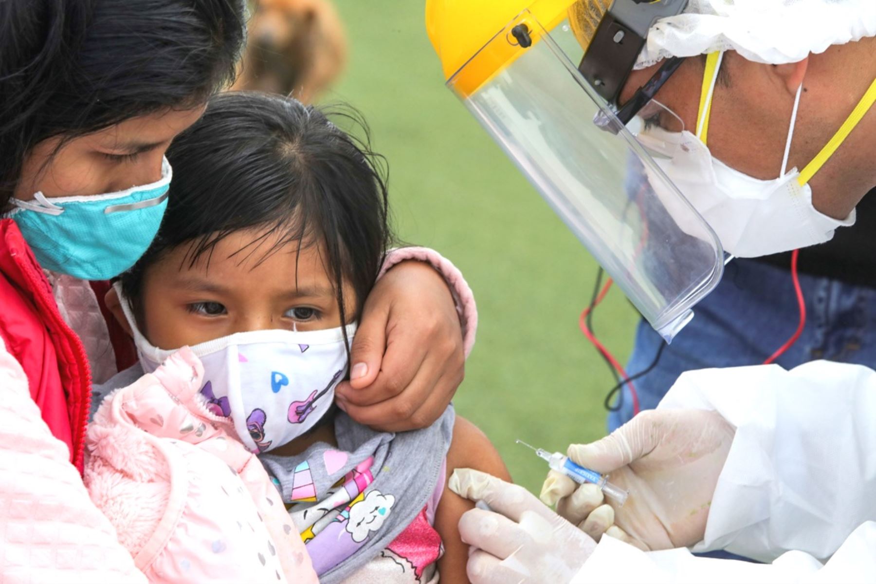 Los niños y niñas con covid-19 leve pueden ser atendidos en casa como se trata un resfriado común, afirma especialista del Instituto Nacional de Salud del Niño de Breña. Foto: ANDINA/Andina.