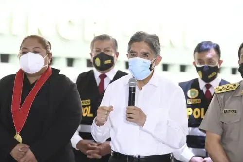 El ministro del Interior, Avelino Guillén, manifestó que la Policía Nacional del Perú está comprometida en reducir la delincuencia en coordinación con los gobiernos municipales. ANDINA/ Mininter